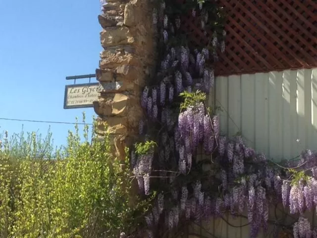 Property logo or sign in Les Glycines