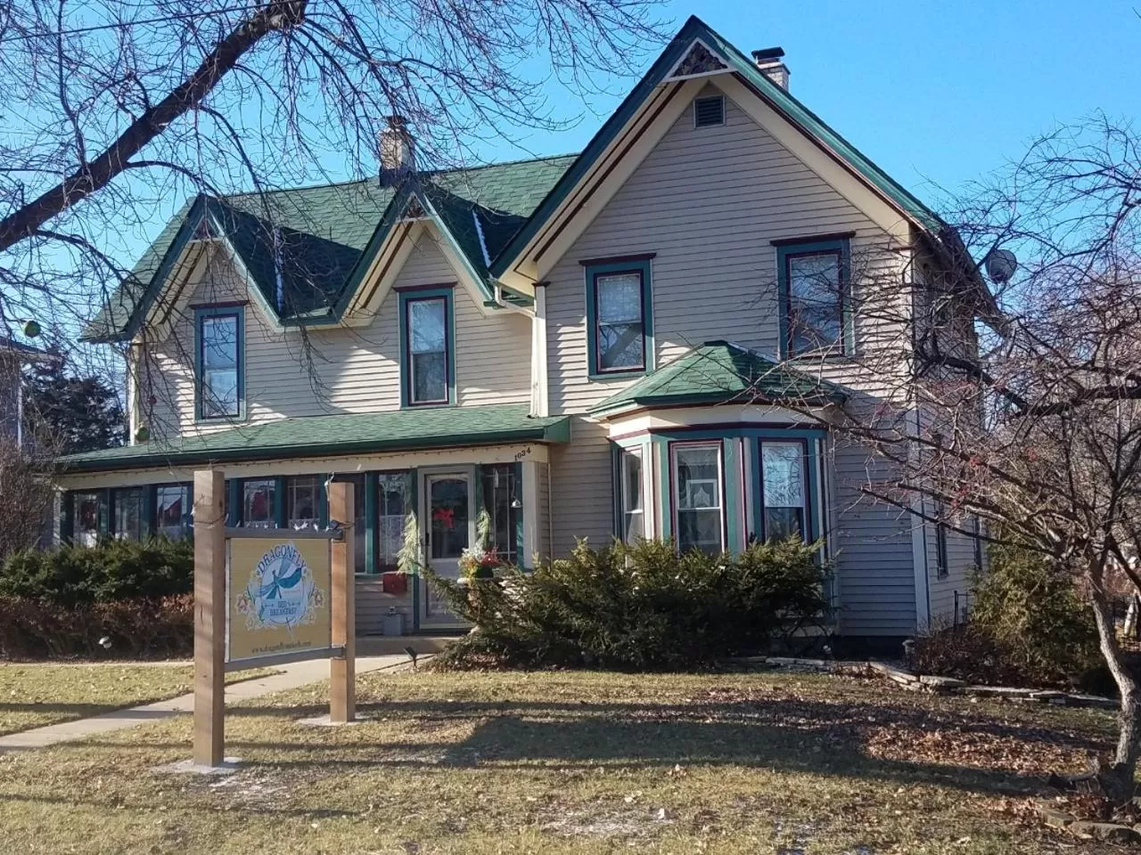 Property Building in Dragonfly Bed and Breakfast