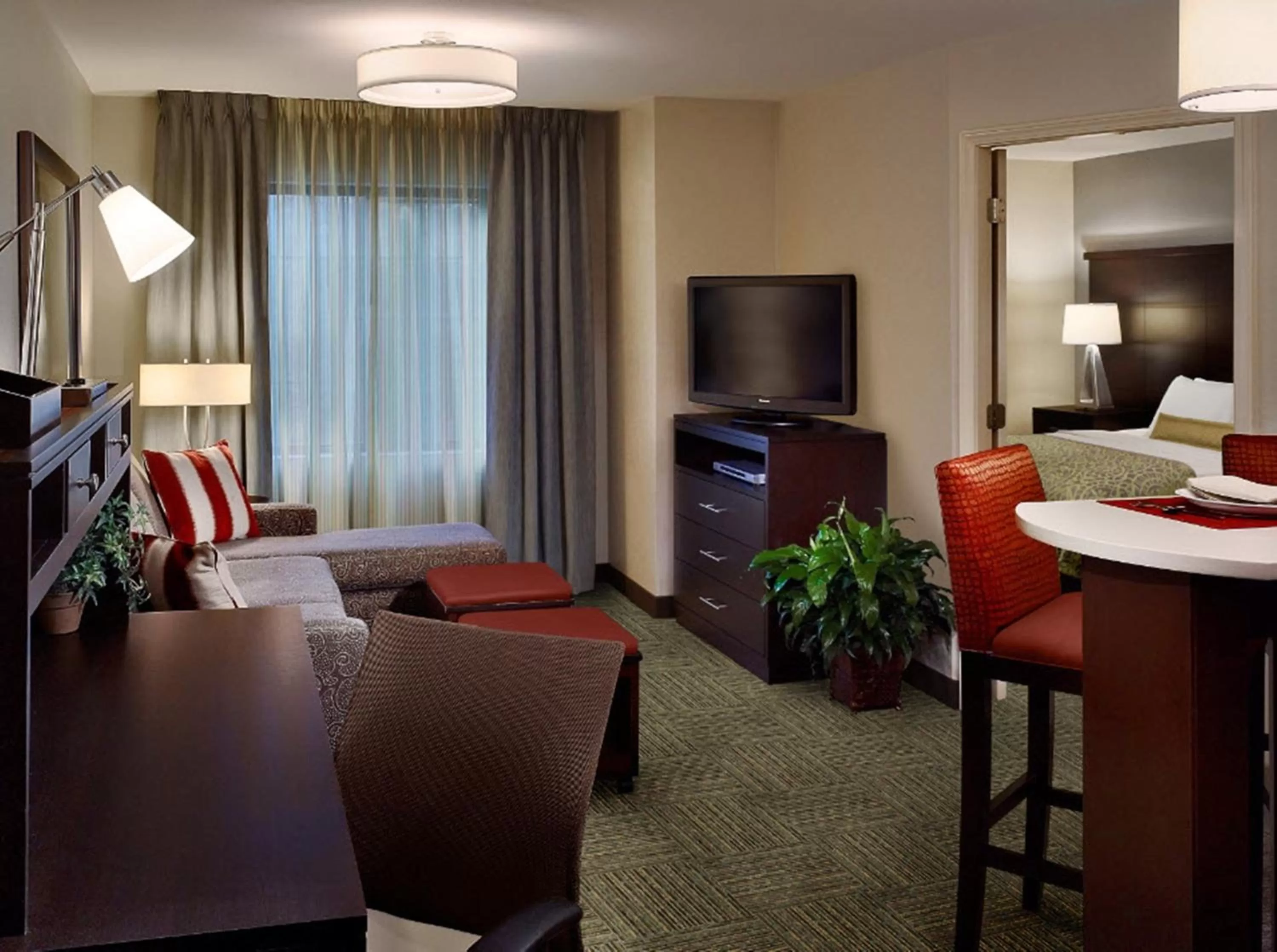 Photo of the whole room, Bed in Staybridge Suites Dearborn by IHG