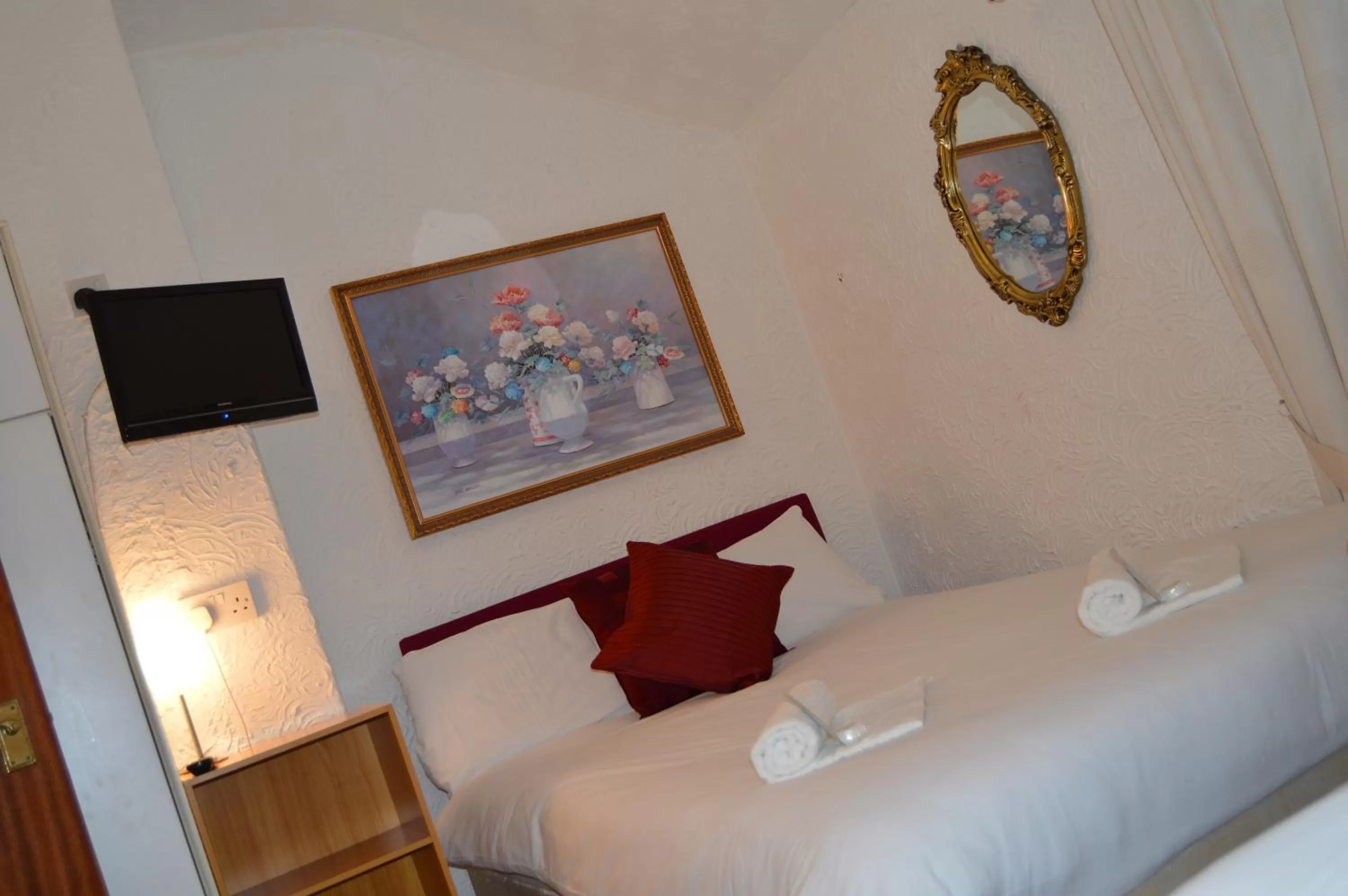 Bed in Wilsons Hotel - Blackpool Tower View