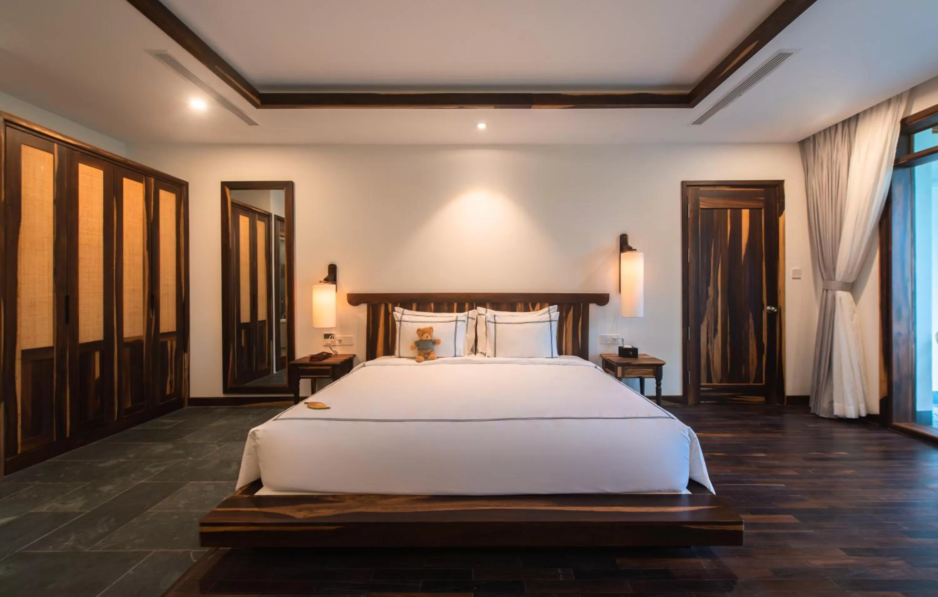 Bed in Alibu Resort Nha Trang