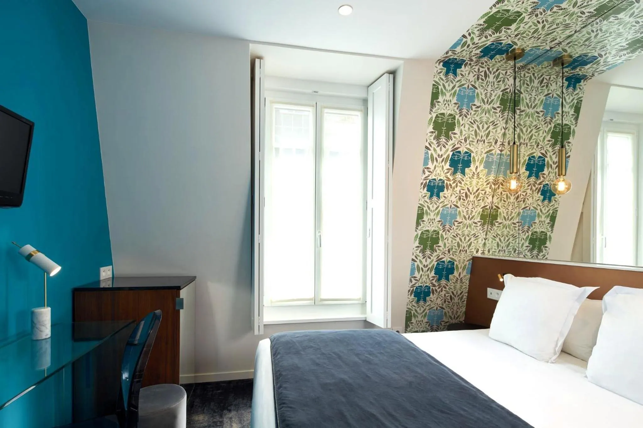 Bed in Montparnasse Daguerre