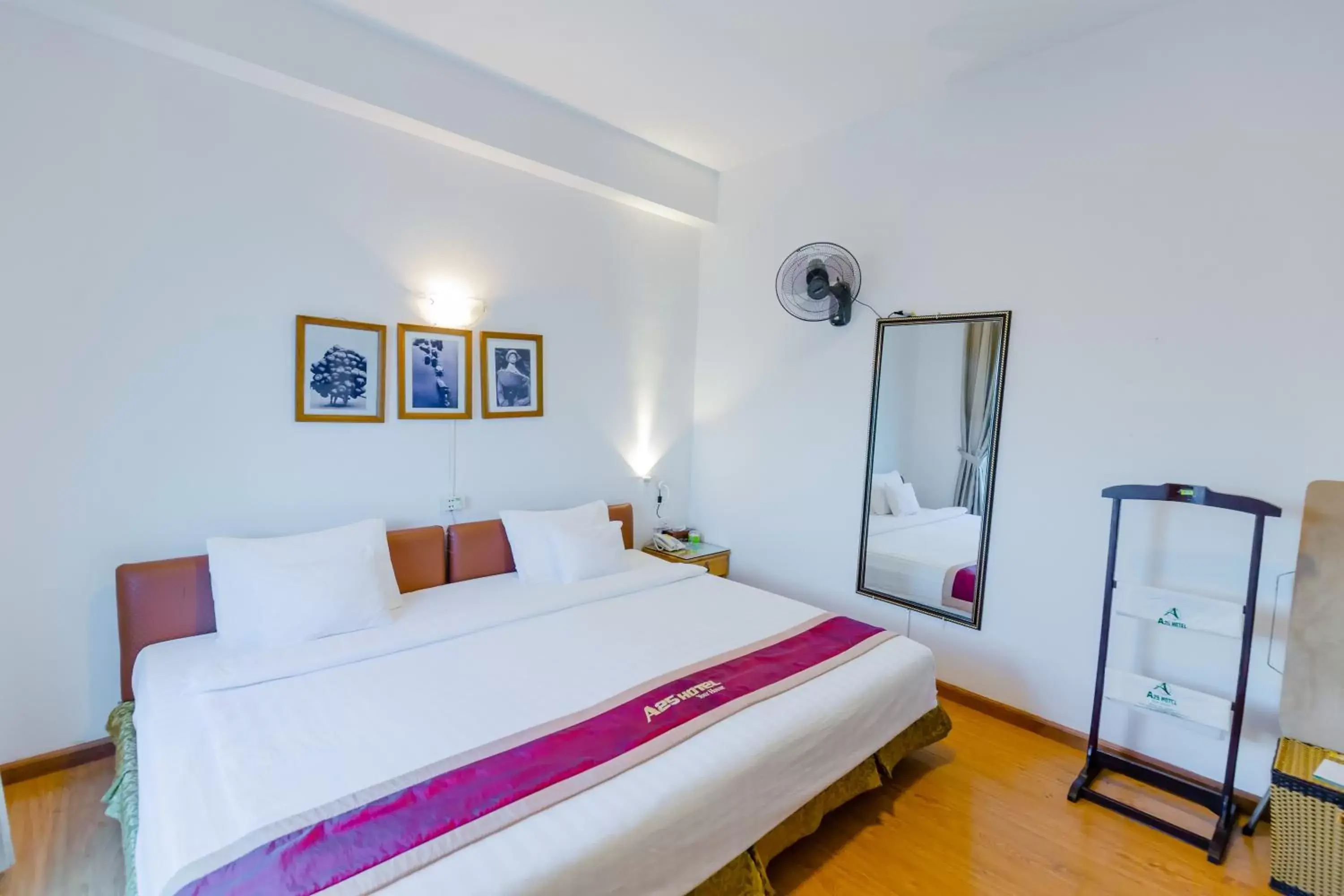 Deluxe Double or Twin Room in A25 Hotel - 12 Ngô Sỹ Liên Deluxe Double or Twin Room in A25 Hotel - 12 Ngô Sỹ Liên