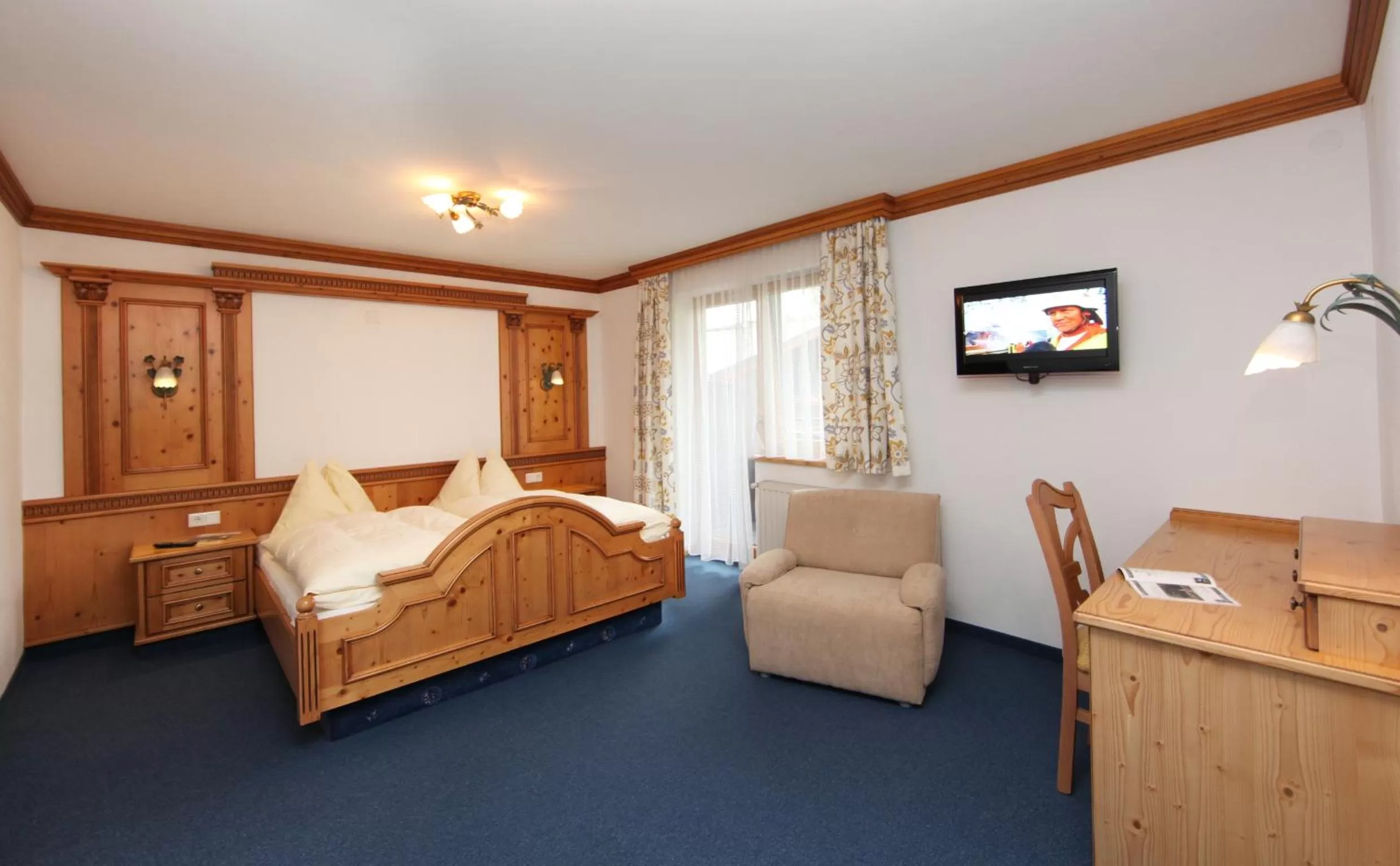 Photo of the whole room, Bed in Hotel Quehenberger