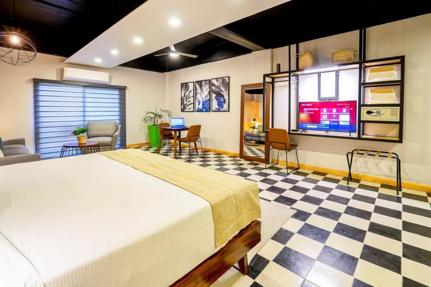 Guests in Joint Coworking Hotel