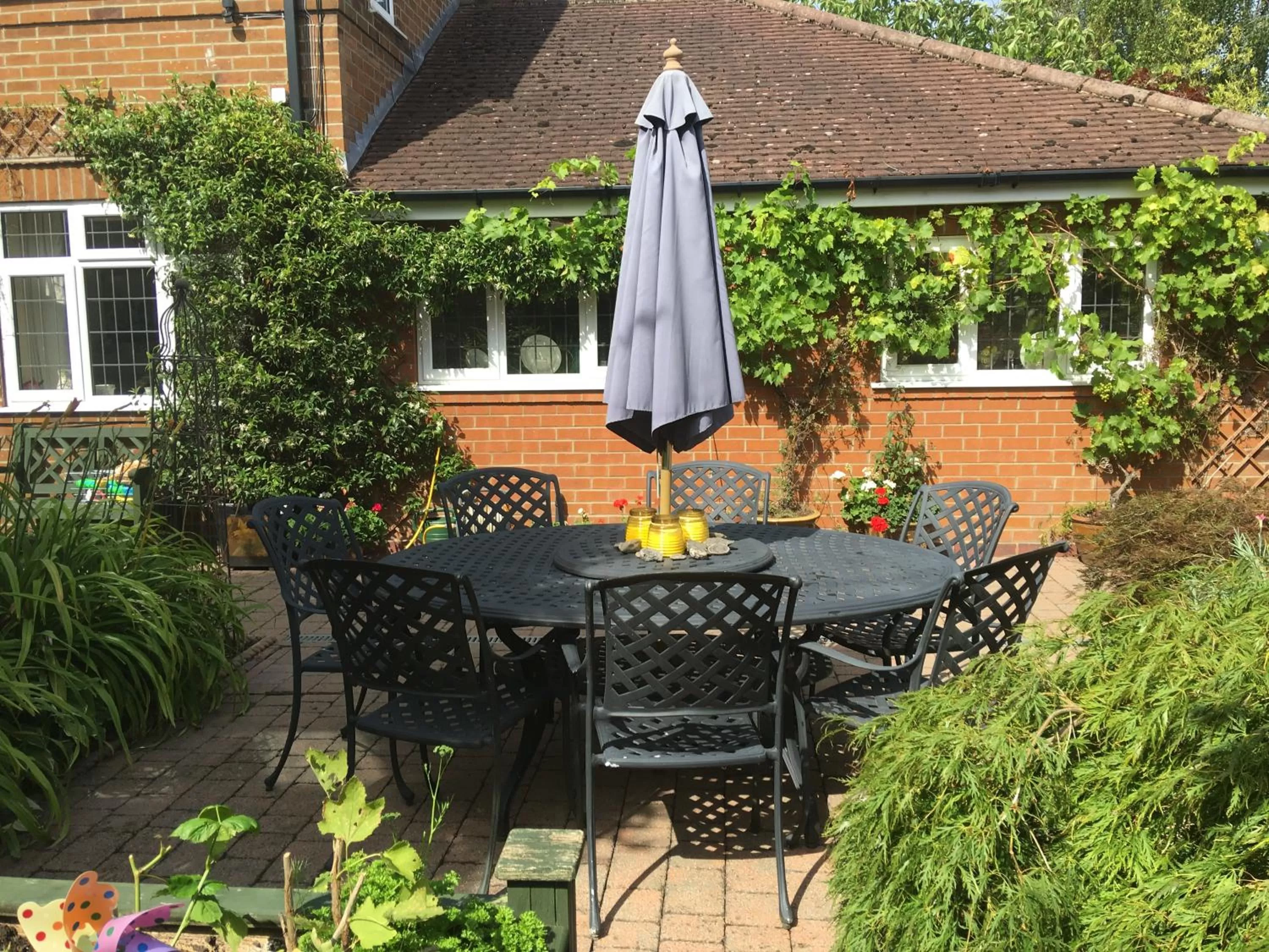 Garden, Patio/Outdoor Area in Grove House Bed & Breakfast