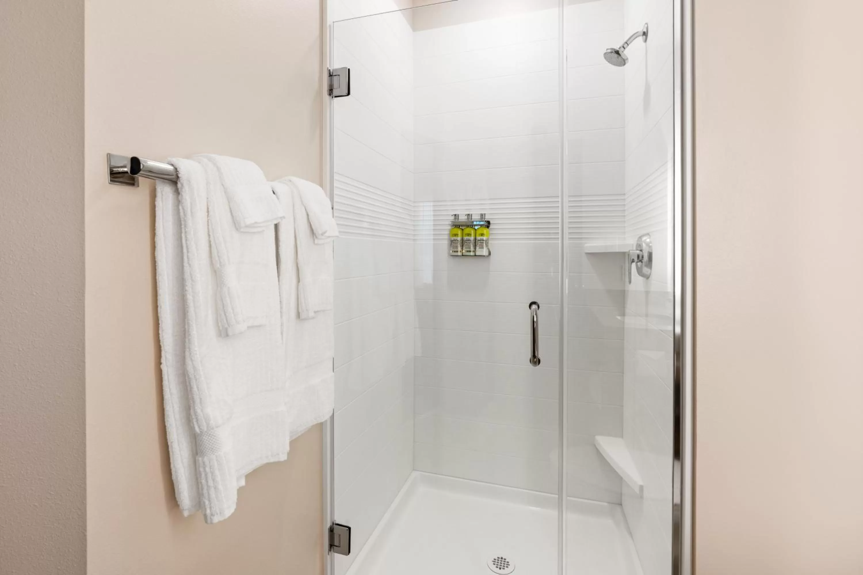 Studio Queen Suite with Hearing Accessible in Candlewood Suites Sumner Puyallup Area, an IHG Hotel