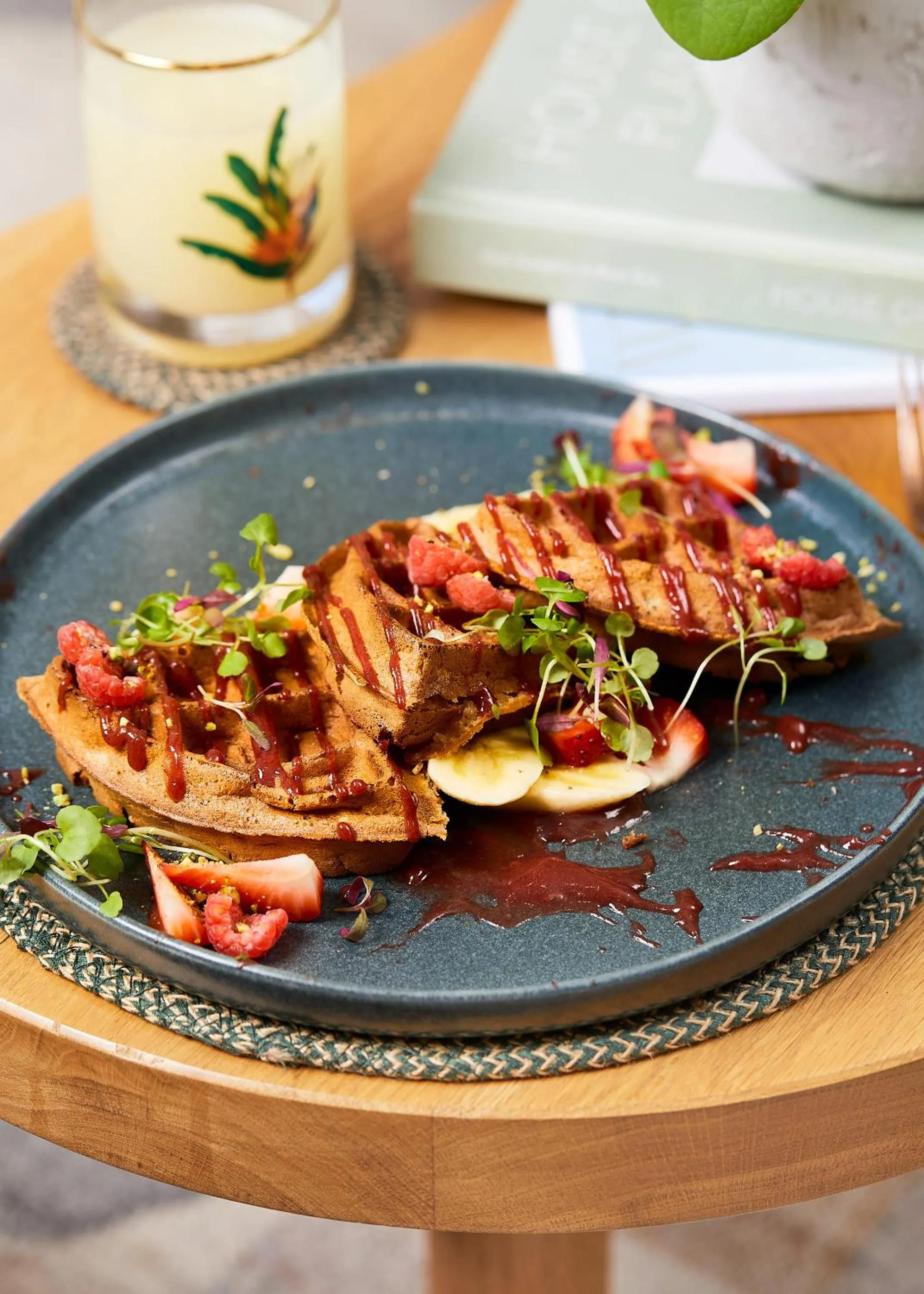 Food and drinks in Inhabit Queen's Gardens, a Member of Design Hotels