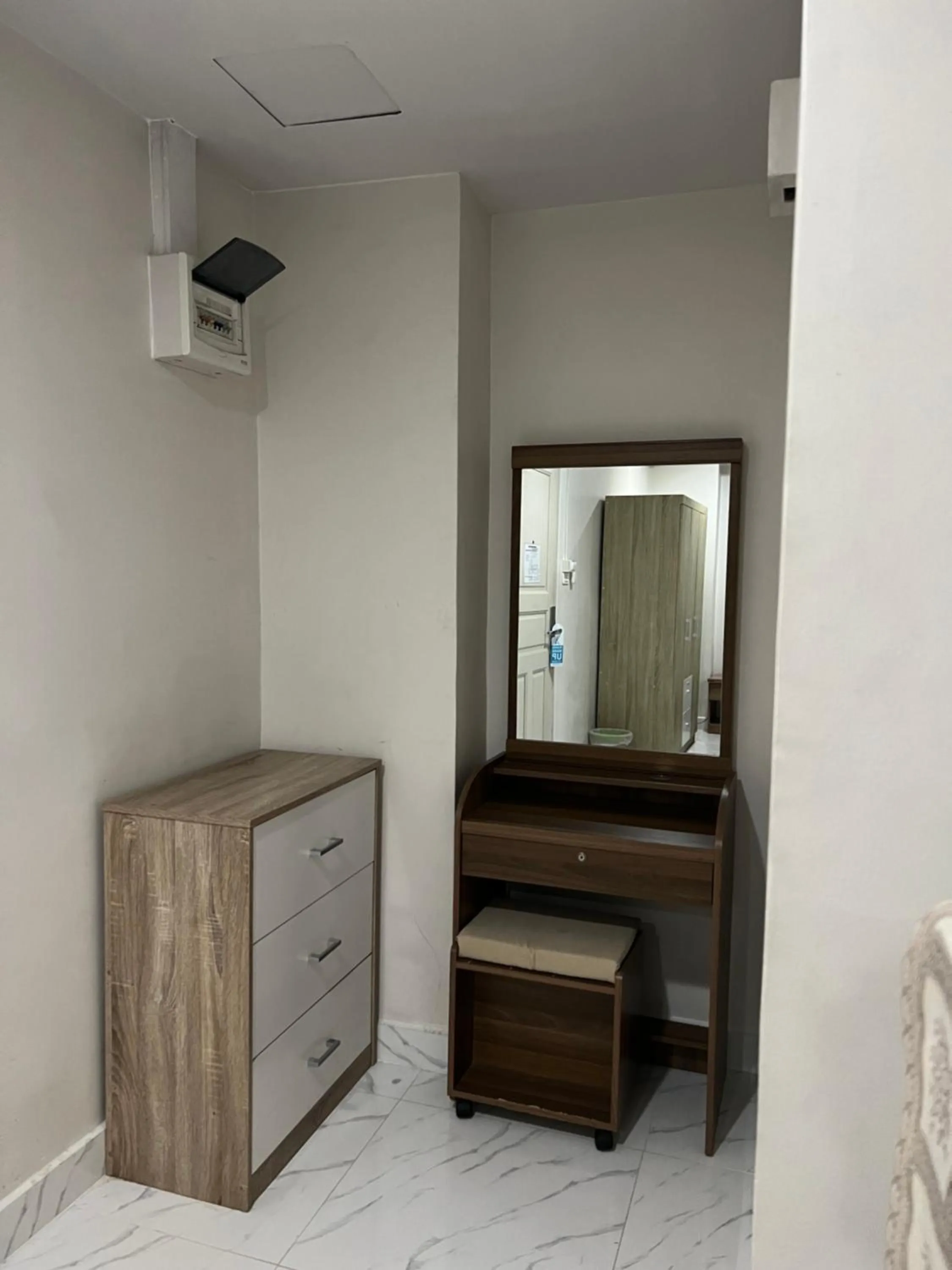 Area and facilities in Mall Suites Hotel