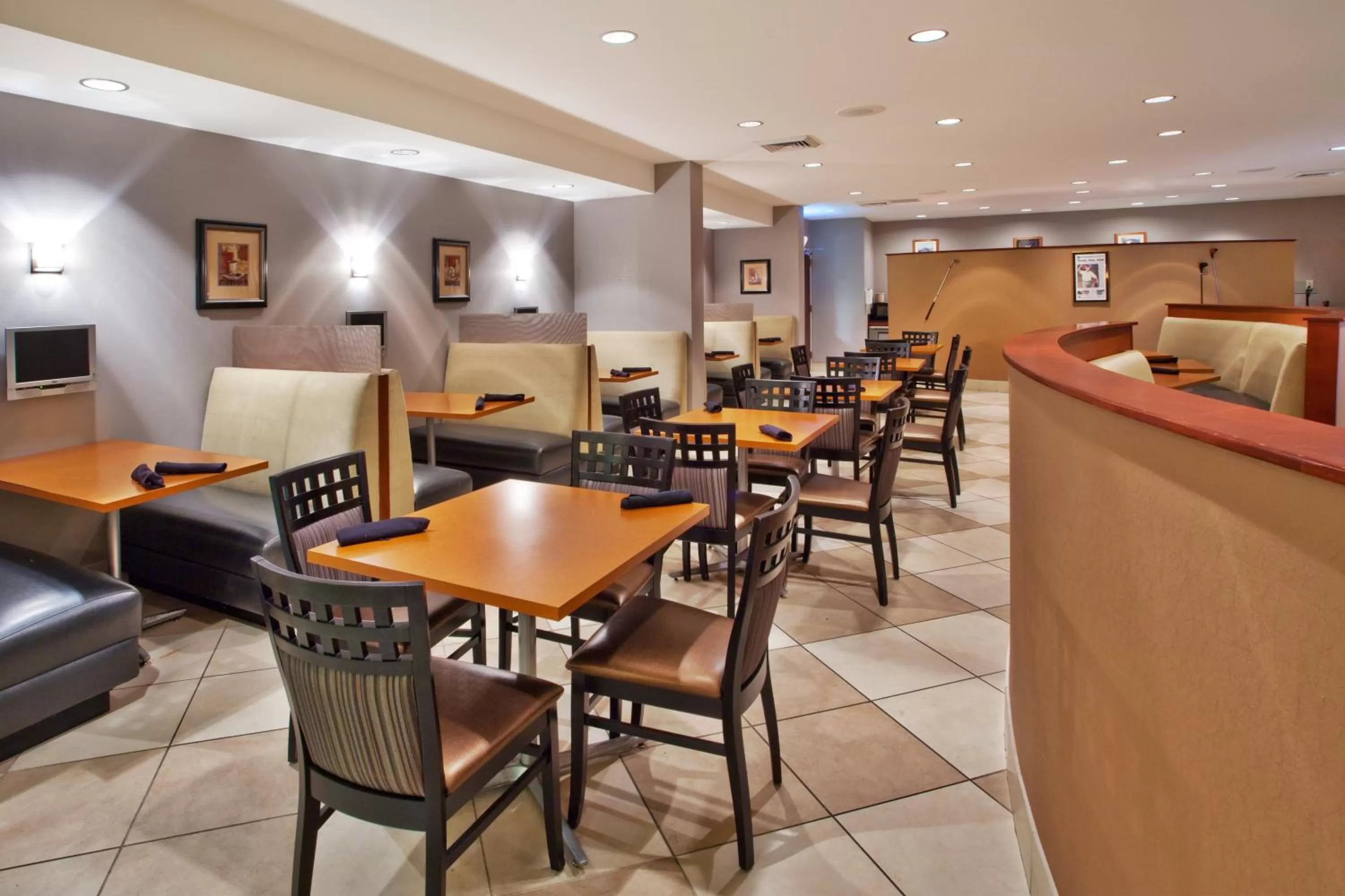 Restaurant/places to eat in Holiday Inn Augusta West I-20 by IHG