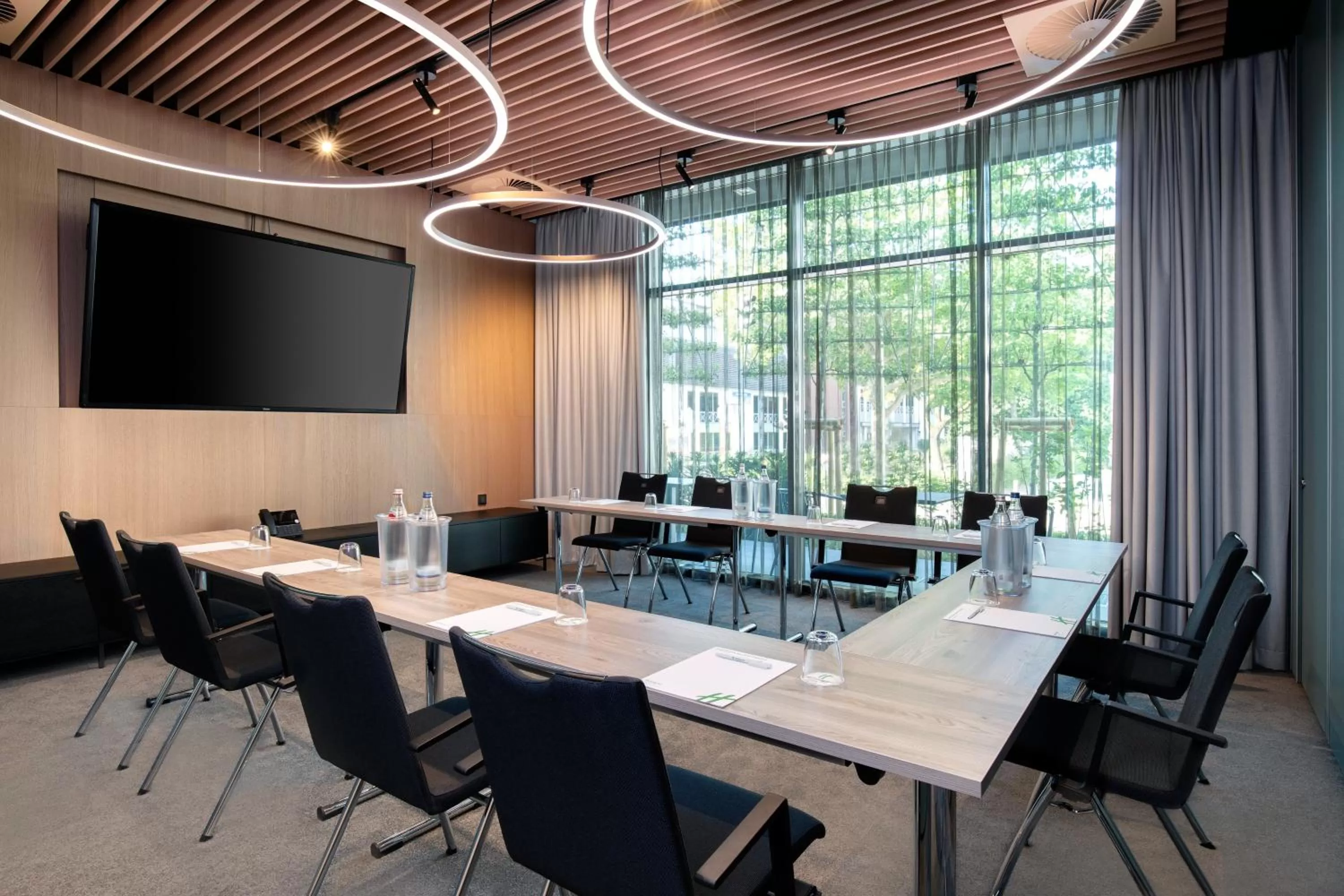 Meeting/conference room in Holiday Inn - Osnabrück by IHG