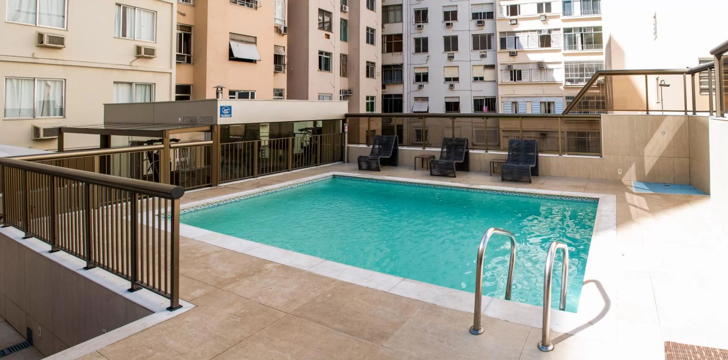 Swimming pool in Hotel Astoria Copacabana