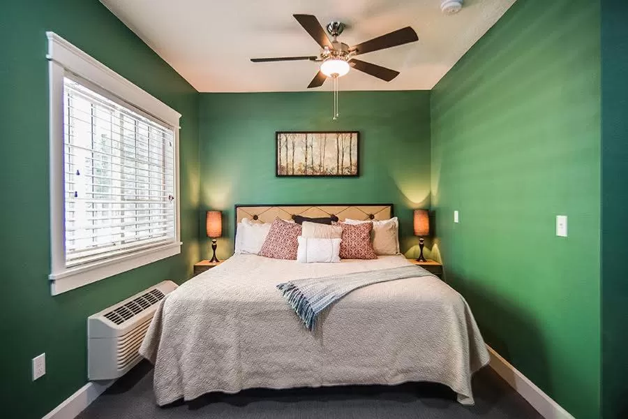 Bed in The Campbell House Inn