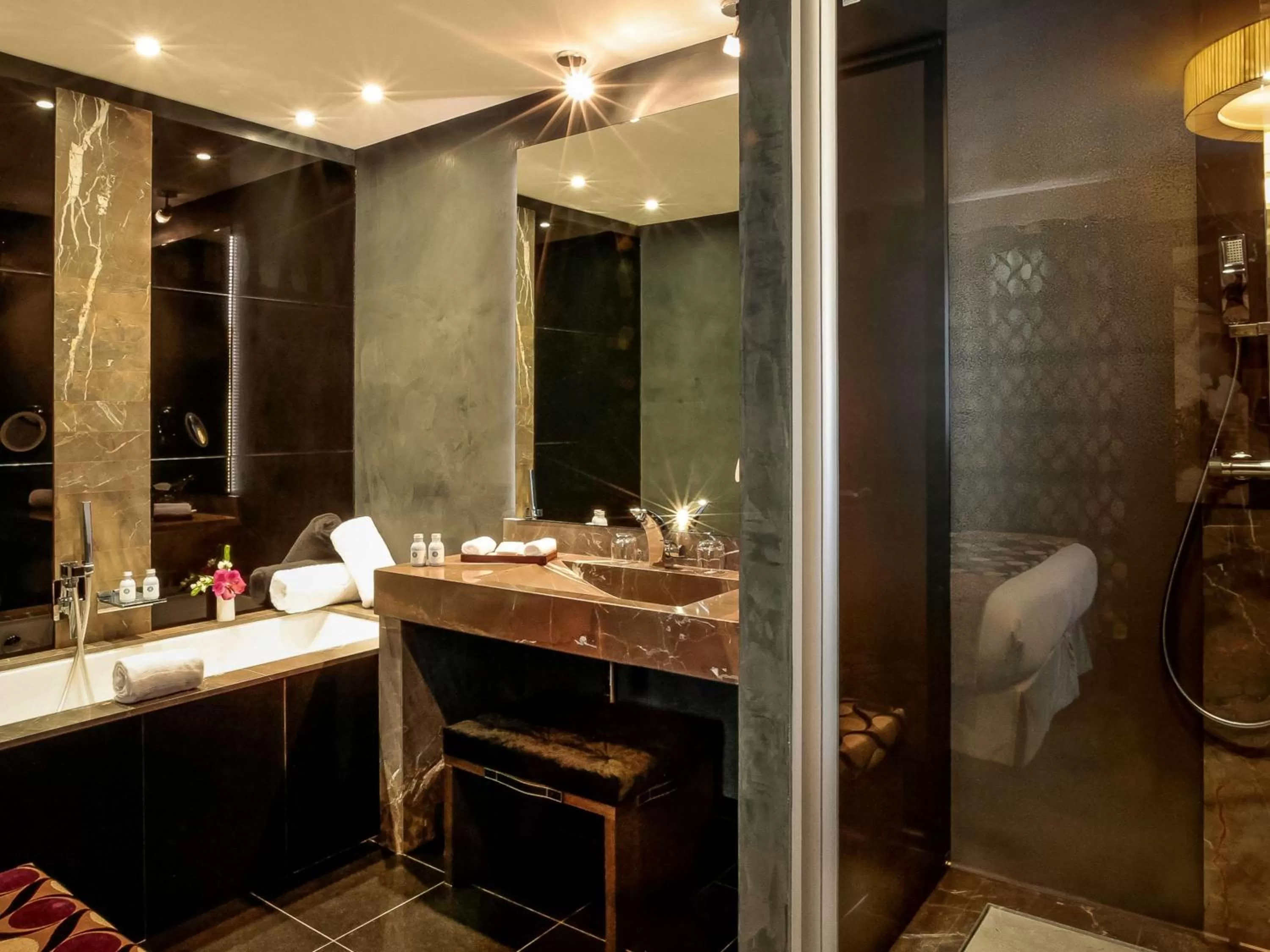 Photo of the whole room in La Cour des Consuls Hotel & Spa Toulouse - MGallery Collection