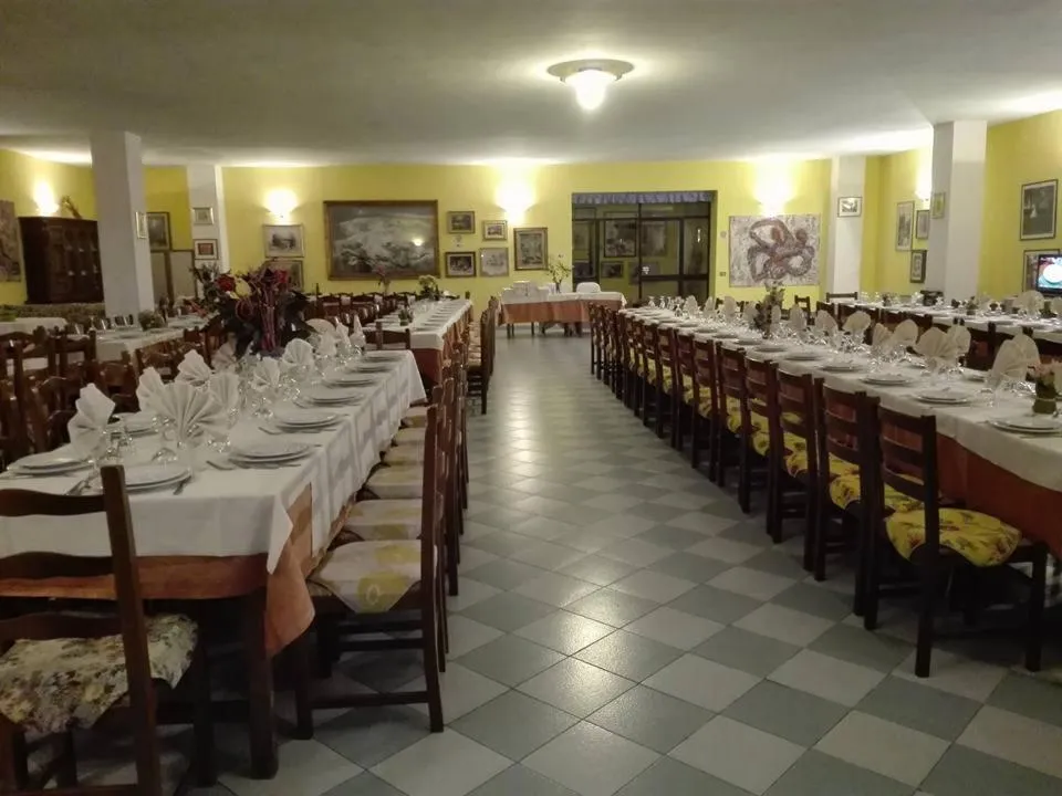 Restaurant/places to eat in Hotel Ebe