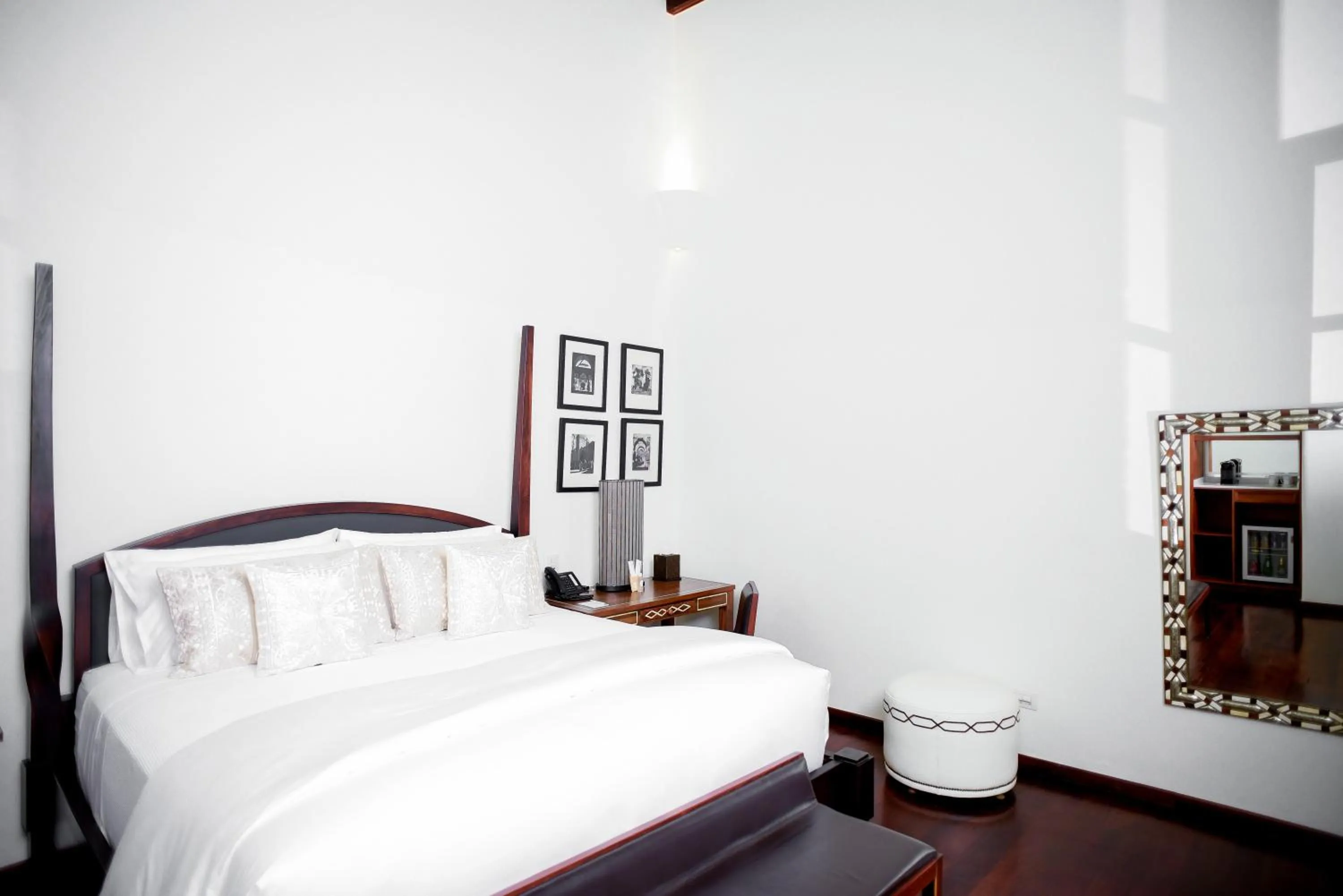 Toilet, Bed in Hotel Casa Blanca 7