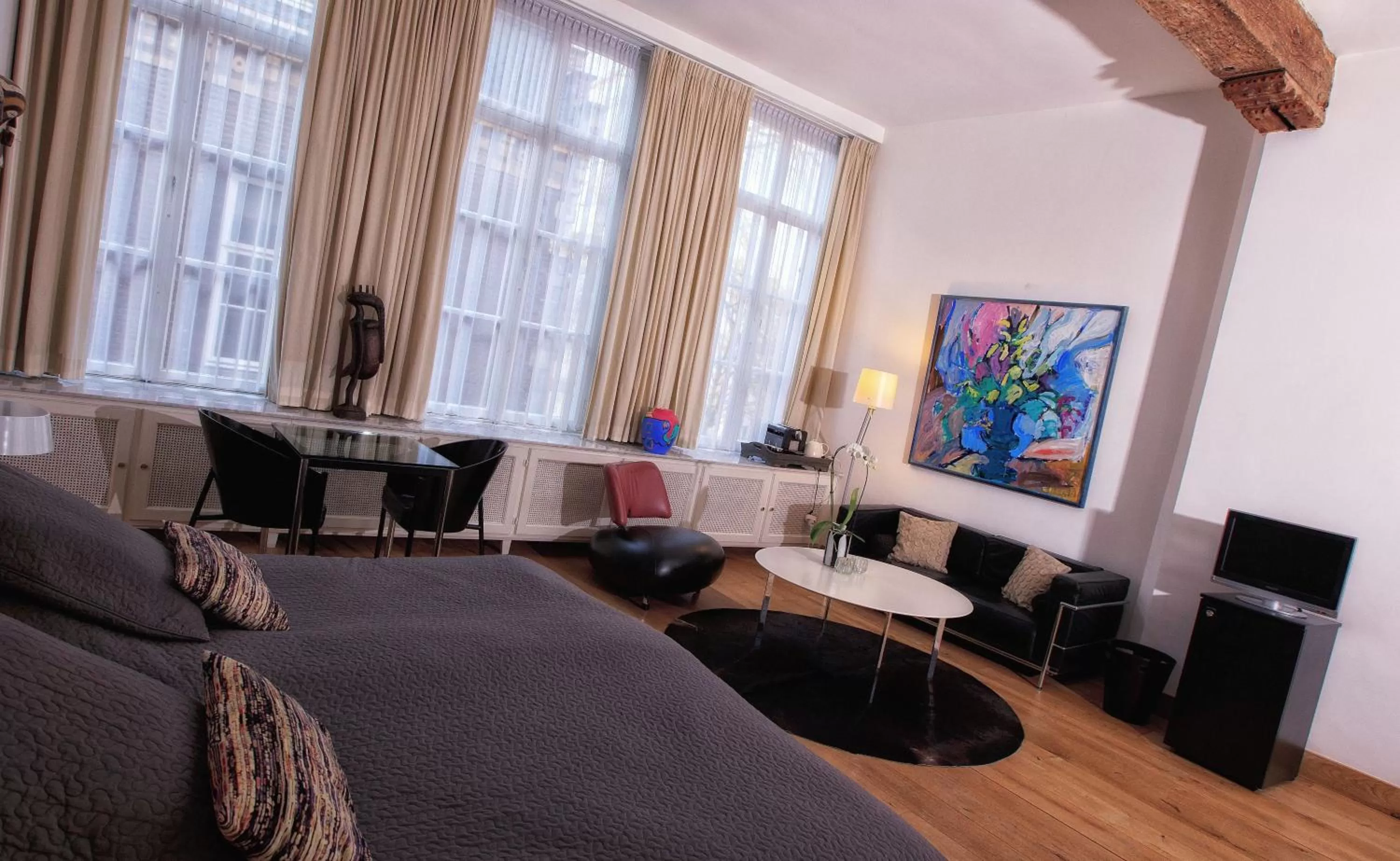 Photo of the whole room in Galerie Hotel Dis