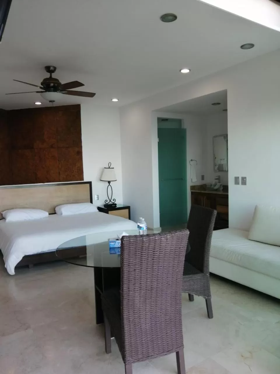 Photo of the whole room, Bed in Mondavi