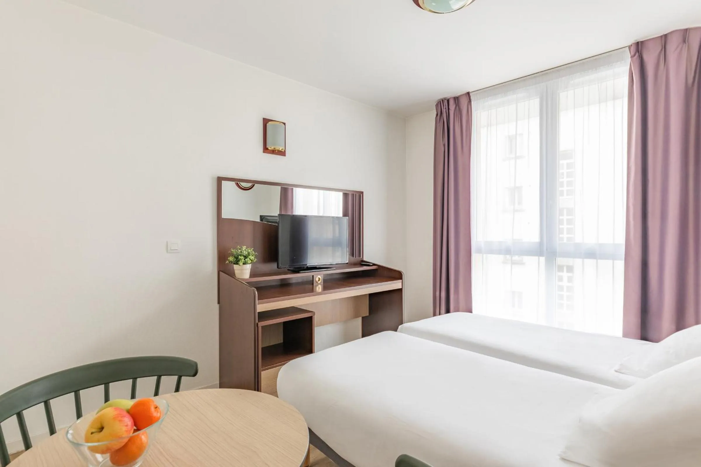 Bed in Appart'City Confort Brest