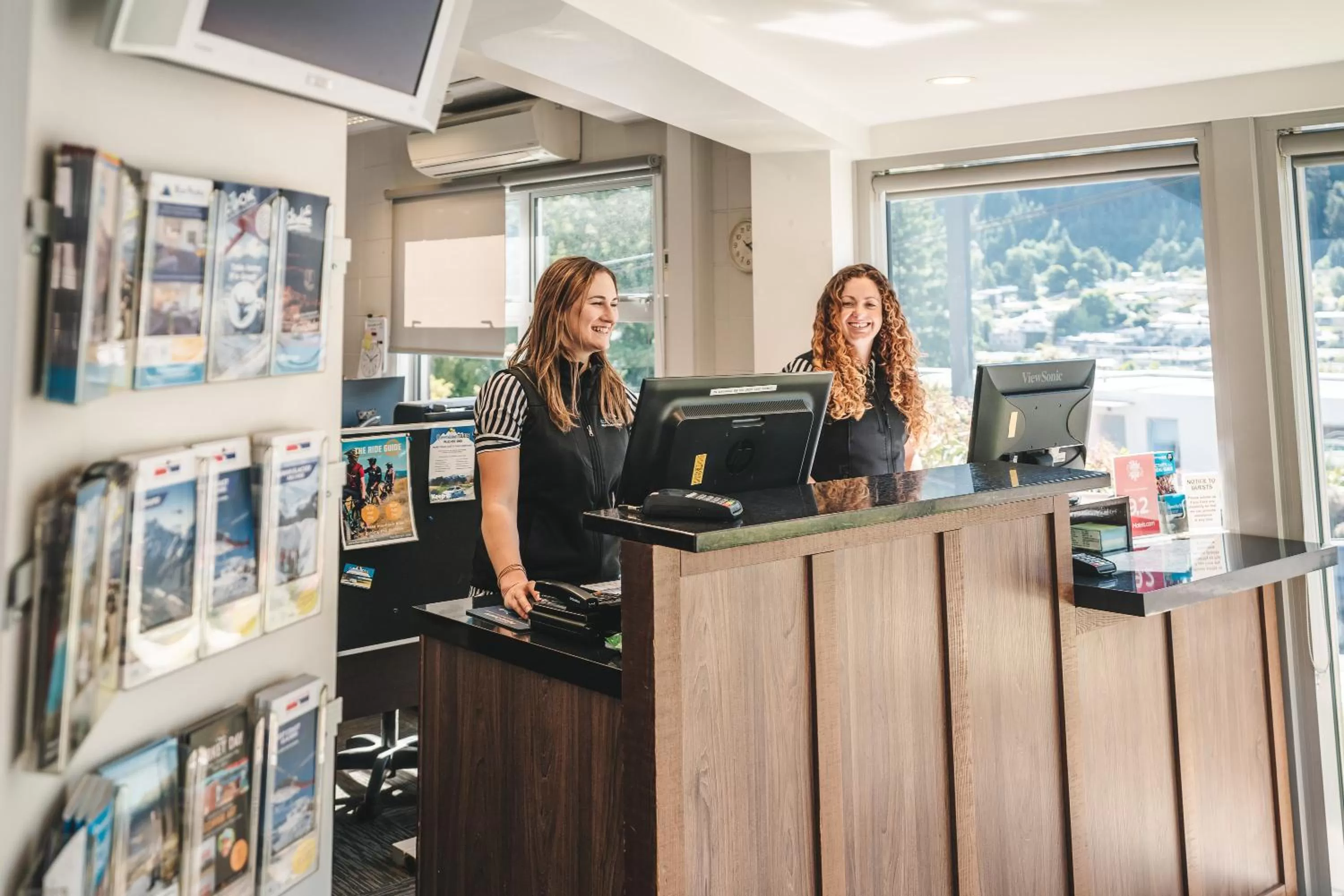 Lobby or reception in Blue Peaks Apartments