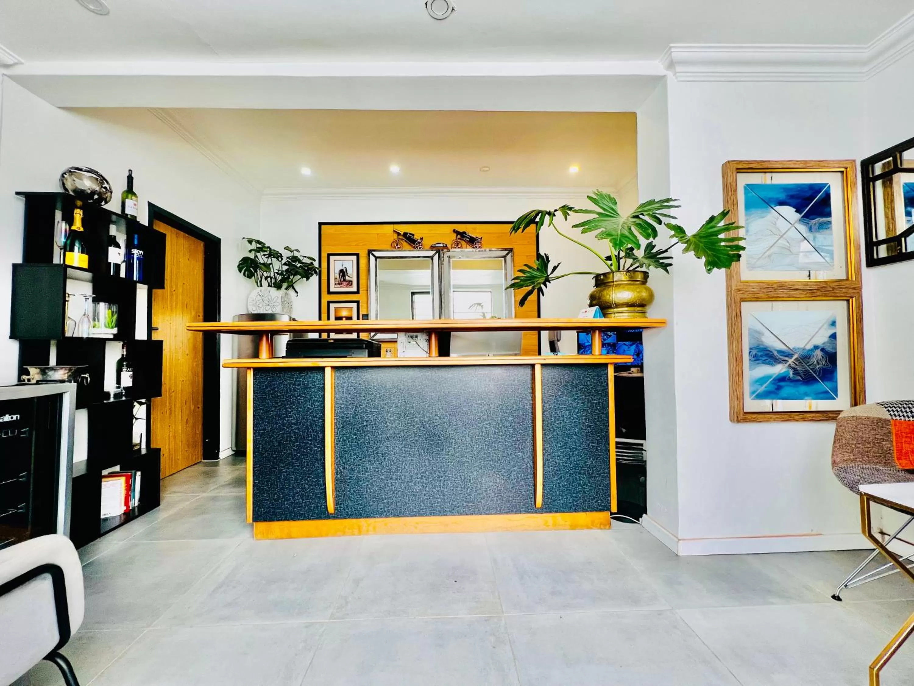 Lobby/Reception in 24 On Basil Inventive suites