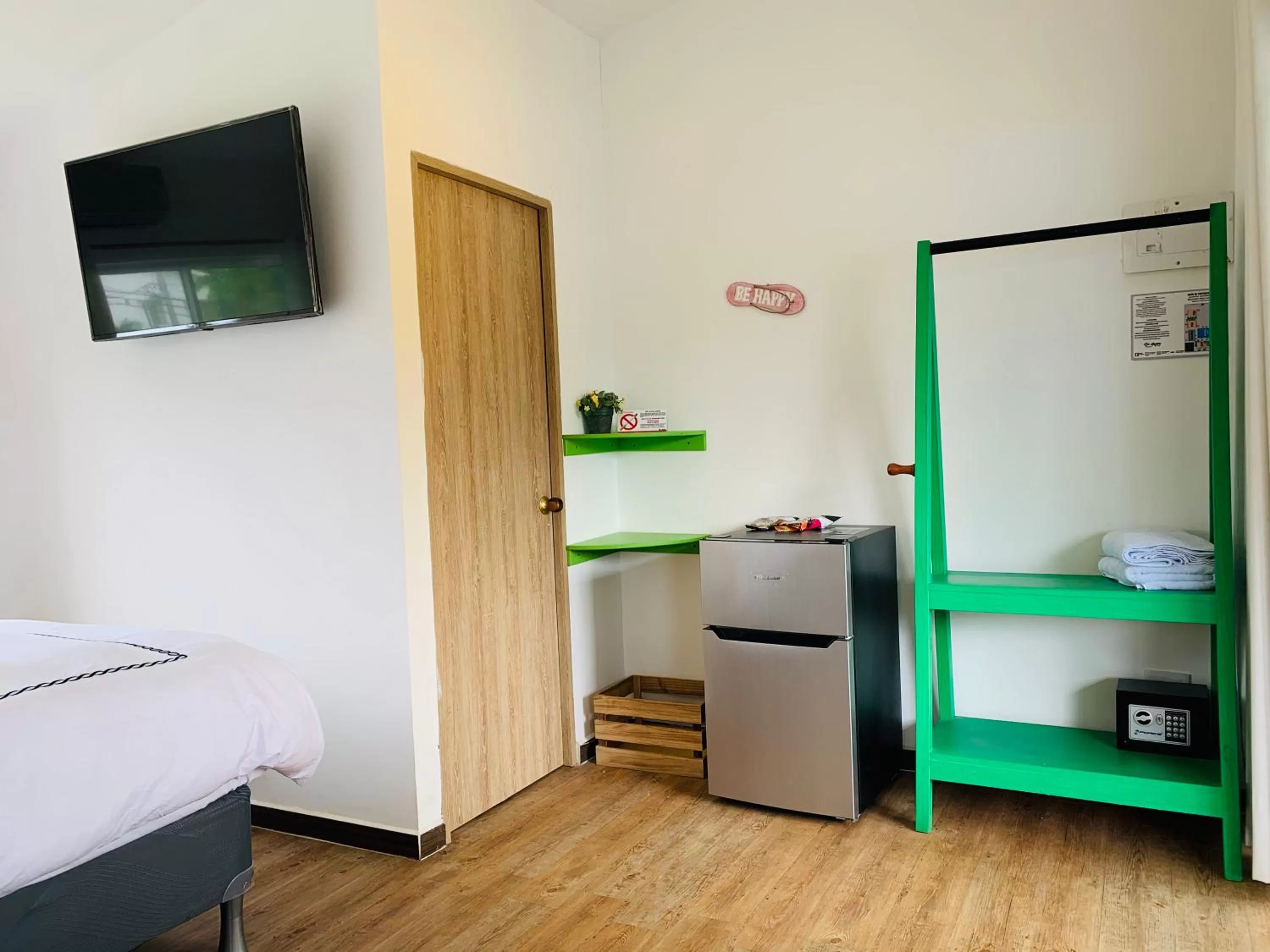 TV and multimedia in Be Happy Hotel