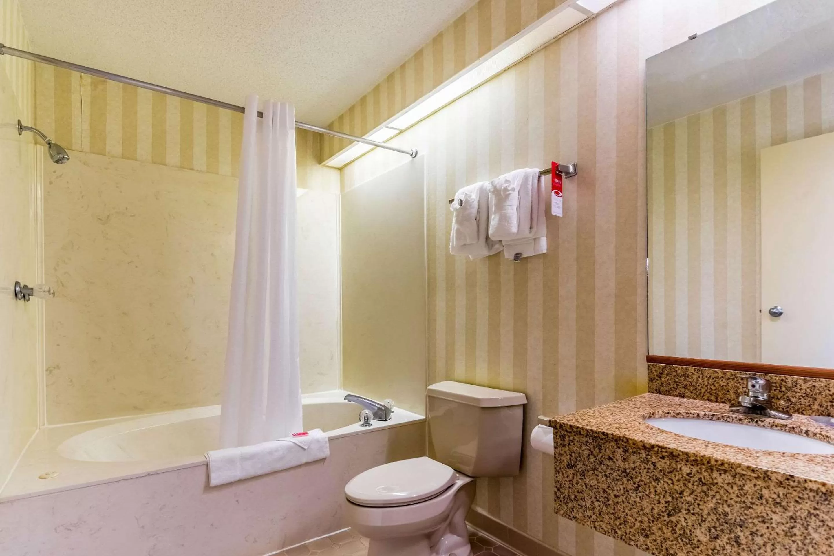 Bedroom in Econo Lodge Whiteville