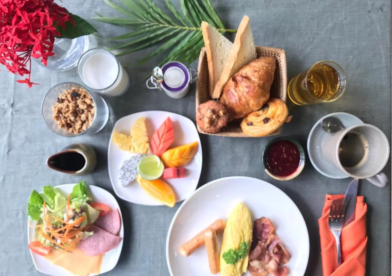 Food and drinks in Penh House Hotel