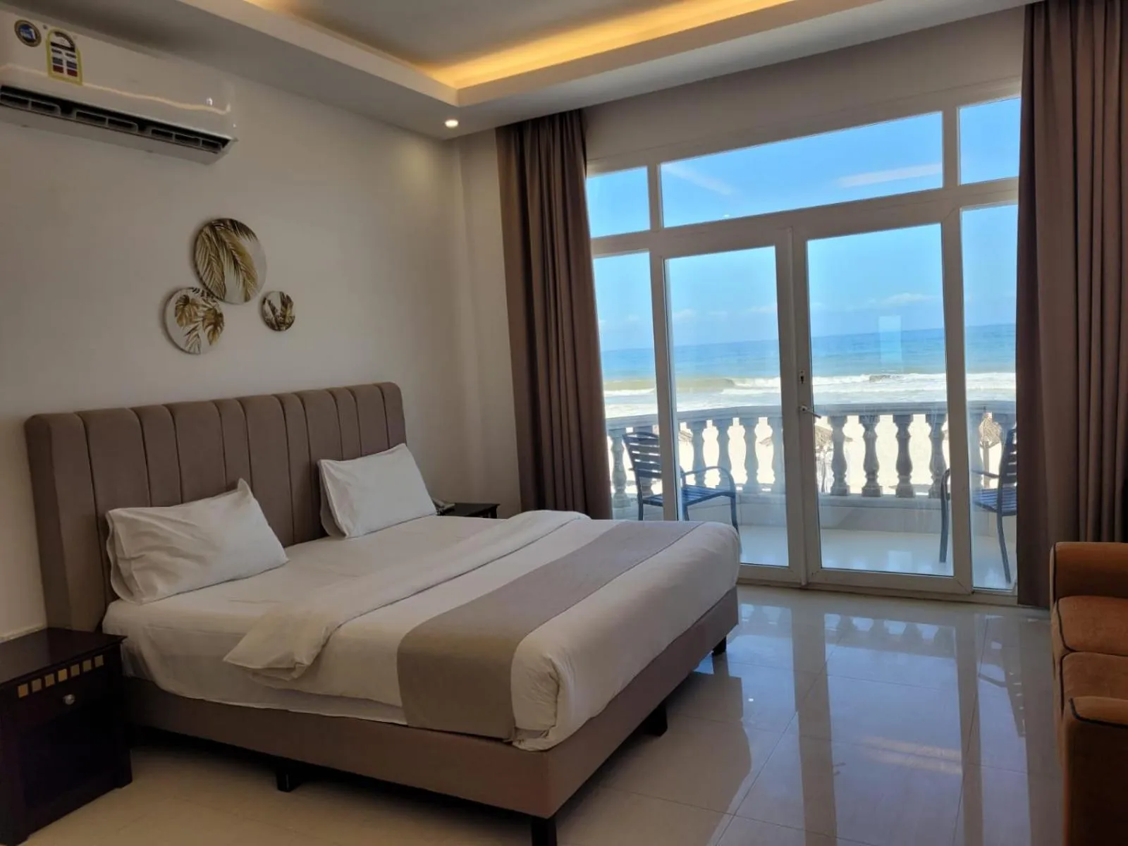 Bedroom, Bed in Beach Resort Salalah