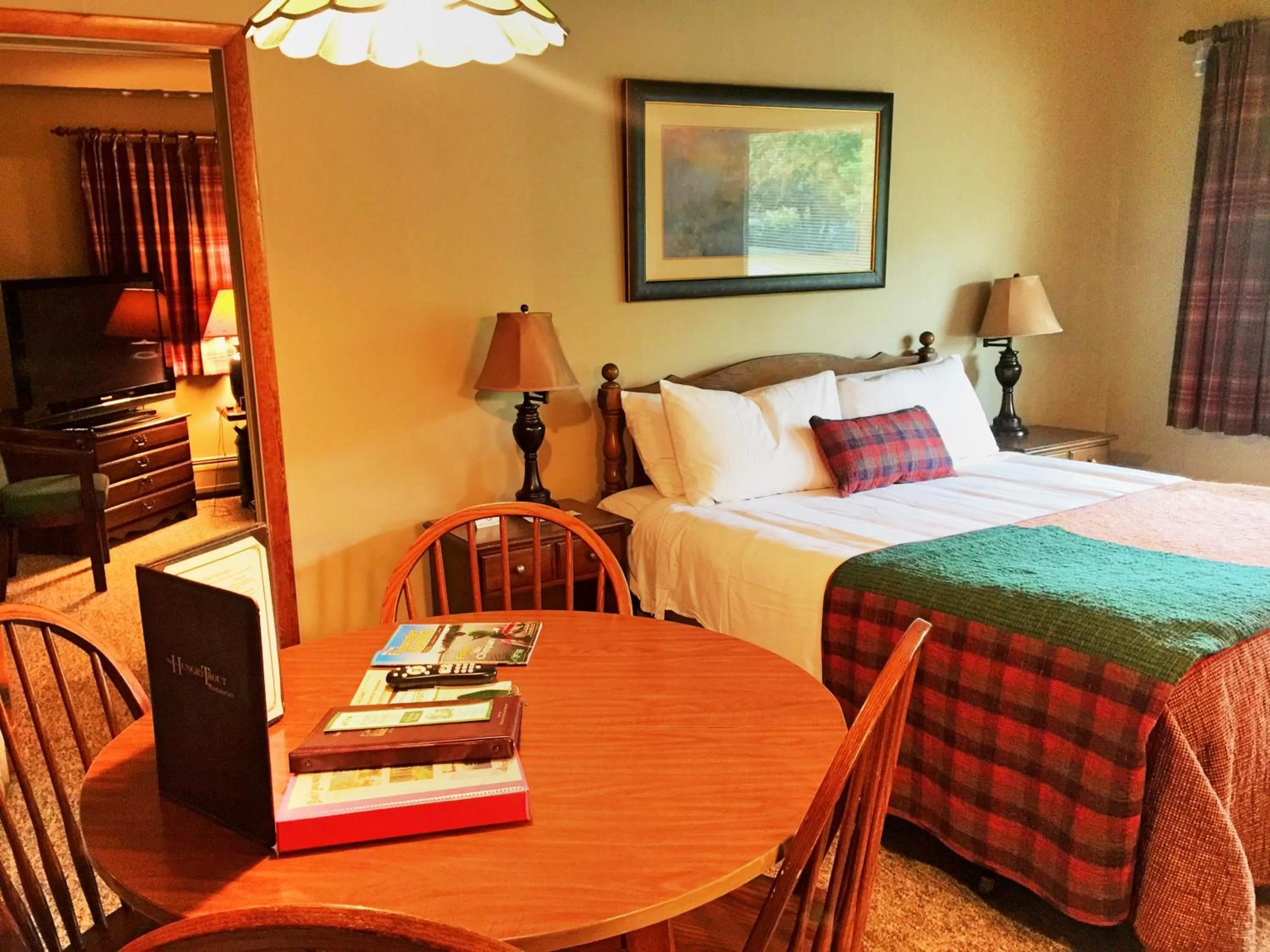 Decorative detail, Bed in Hungry Trout Resort