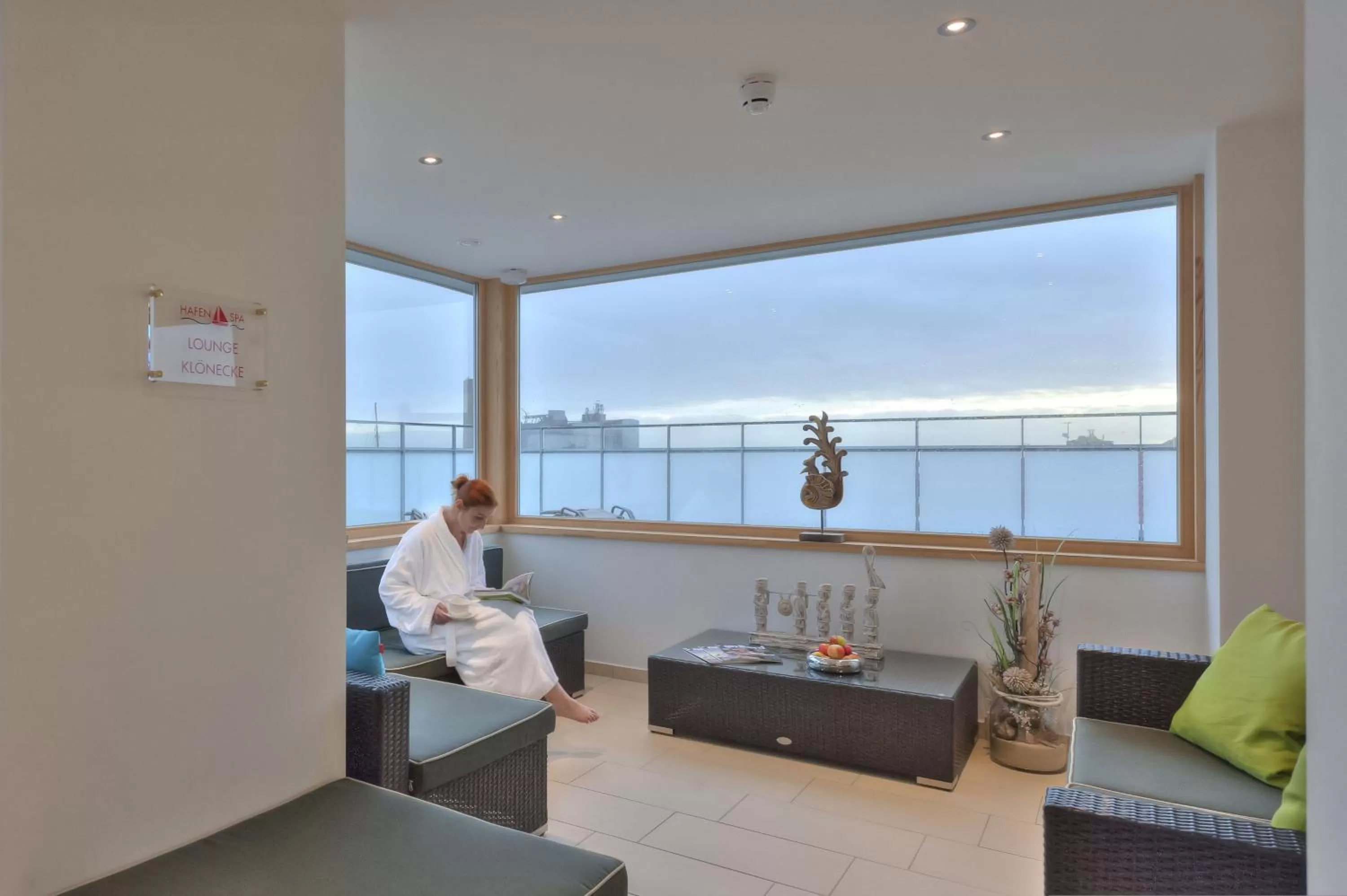 Communal lounge/ TV room in Hotel Hafen Büsum