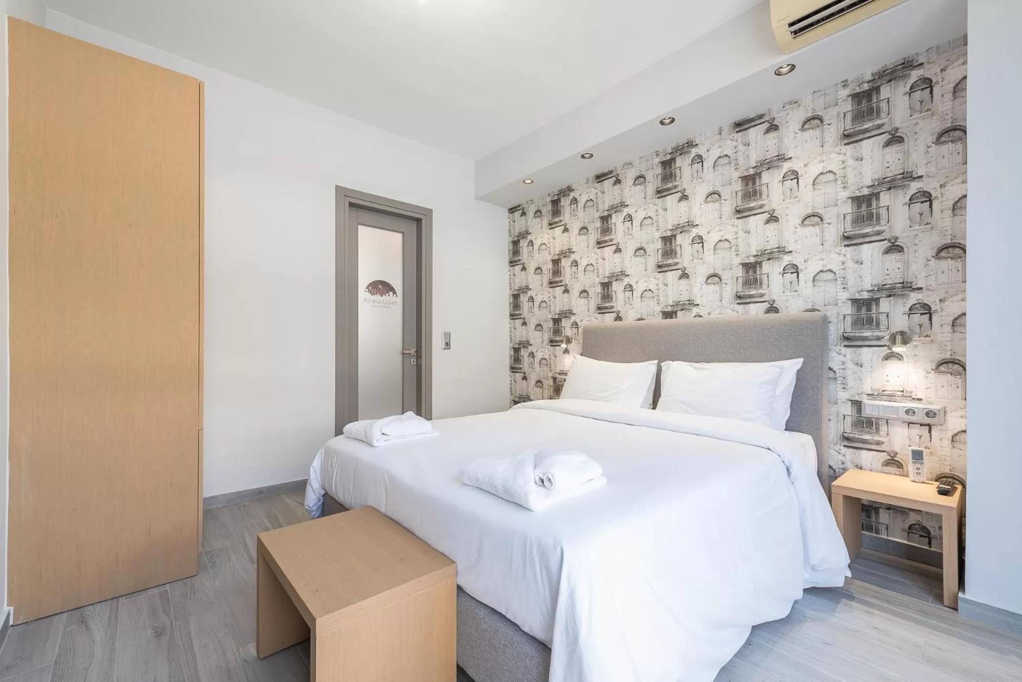 Photo of the whole room, Bed in Athens Lights