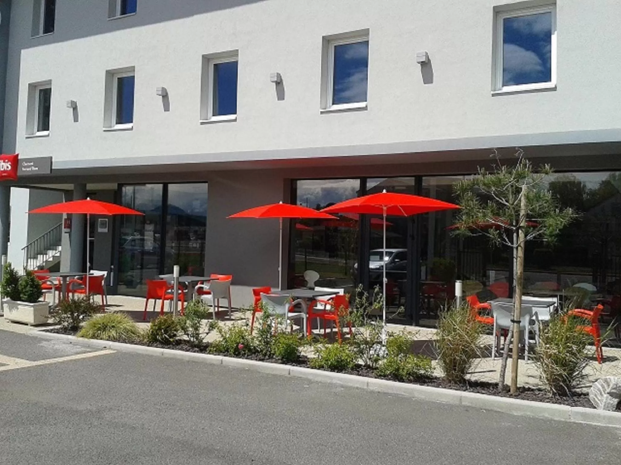 Patio in ibis Clermont Ferrand Nord Riom
