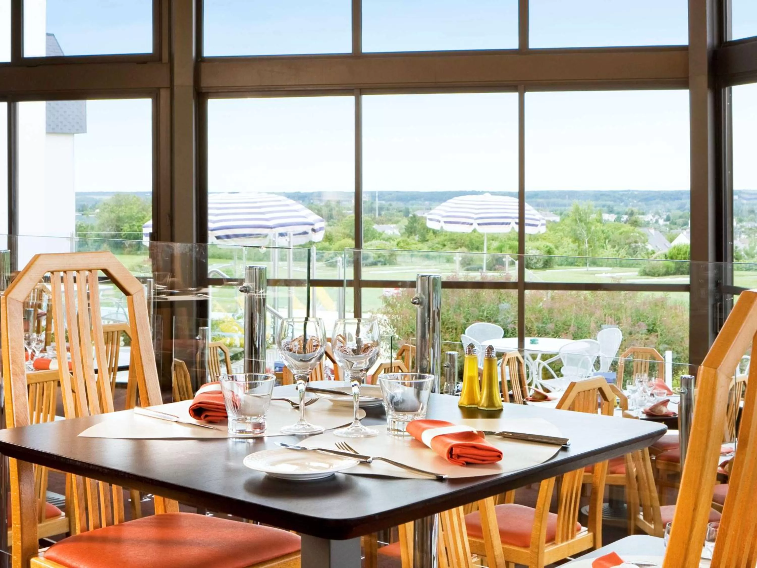 Restaurant/places to eat in Novotel Amboise