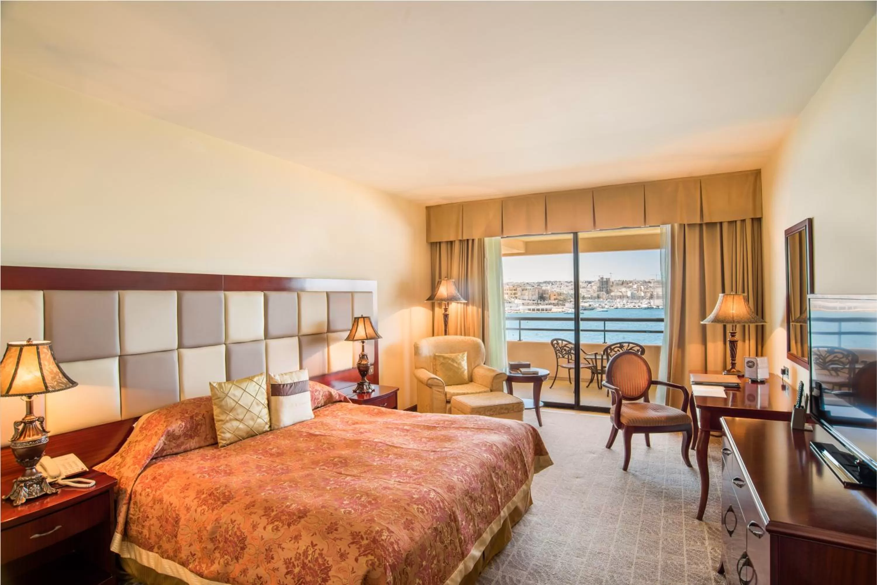 Deluxe Double Room with Full Sea View in Grand Hotel Excelsior