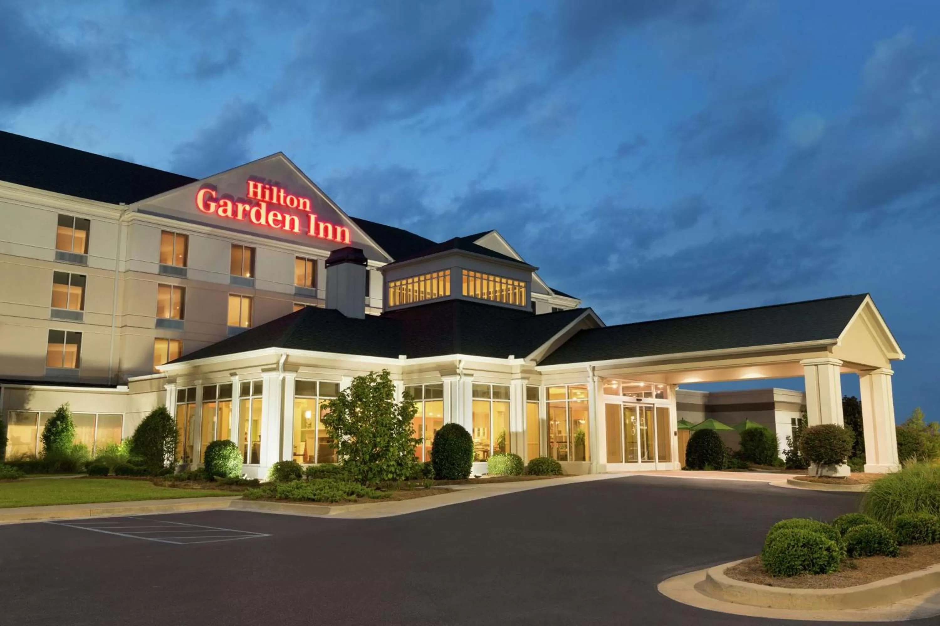 Property building in Hilton Garden Inn Tifton
