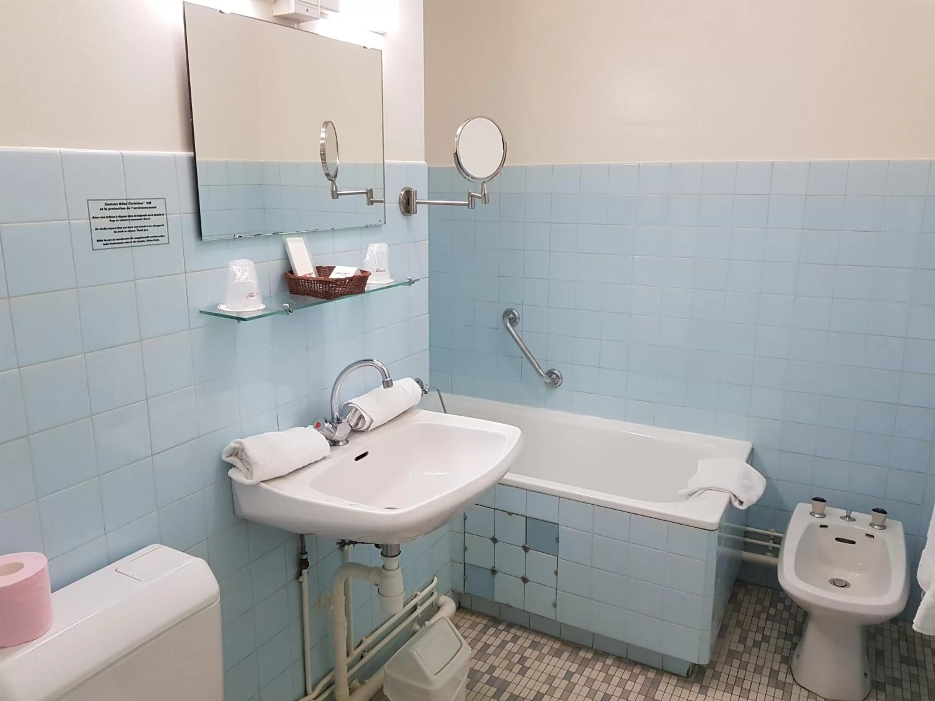 Bathroom in Hotel Christina