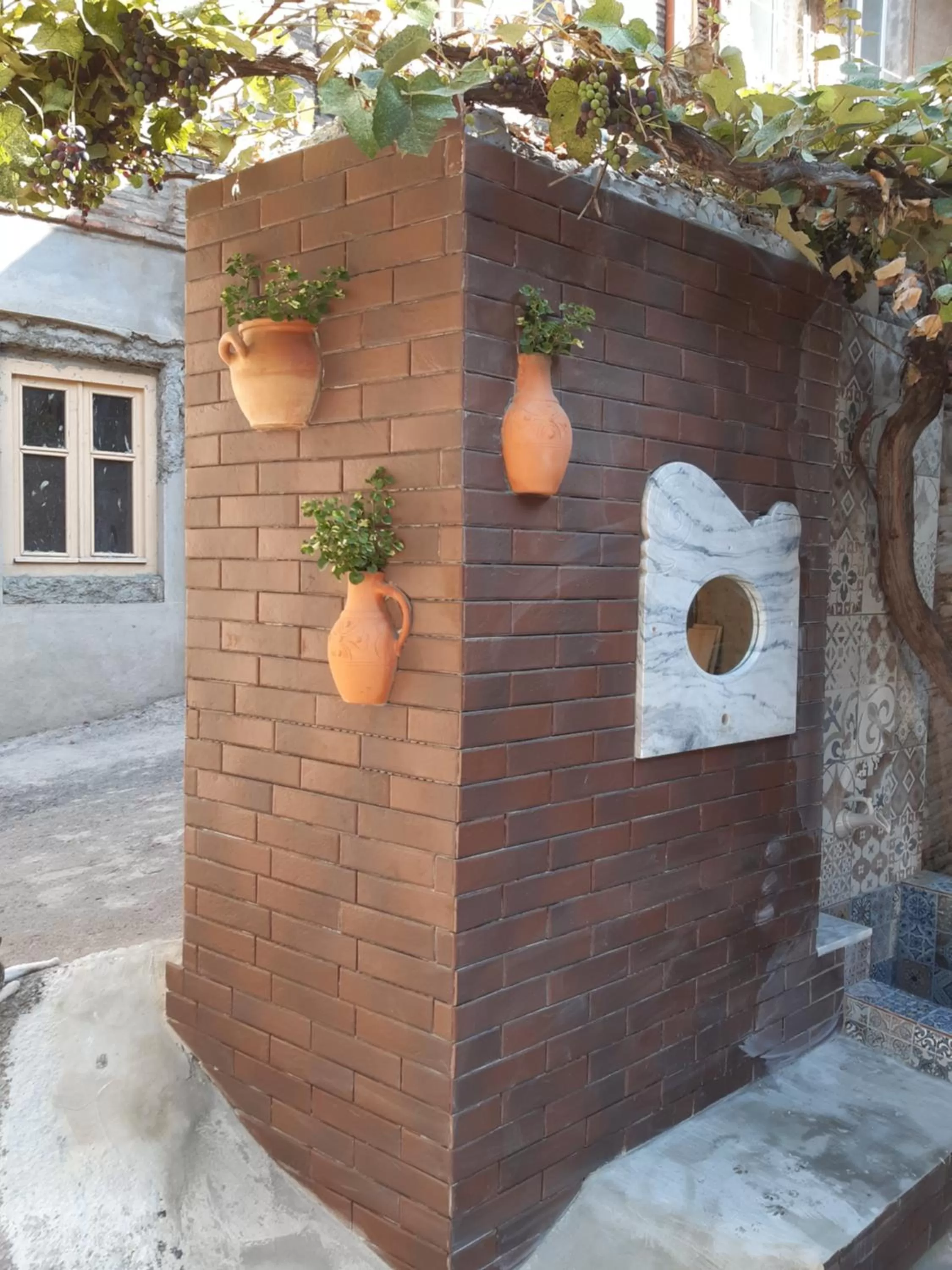 Facade/entrance in VovaDoma