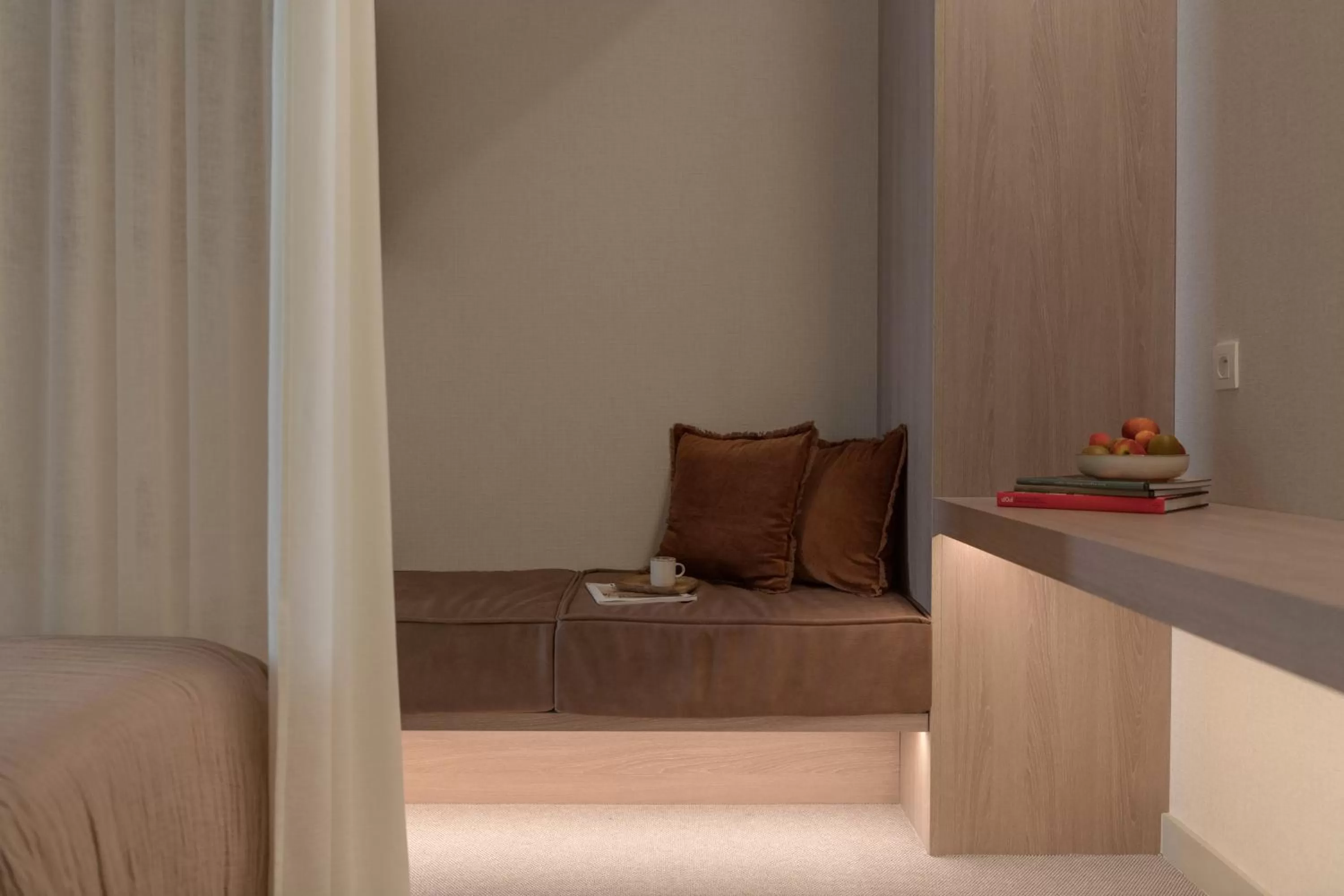 Bed, Seating Area in MiHotel Sala