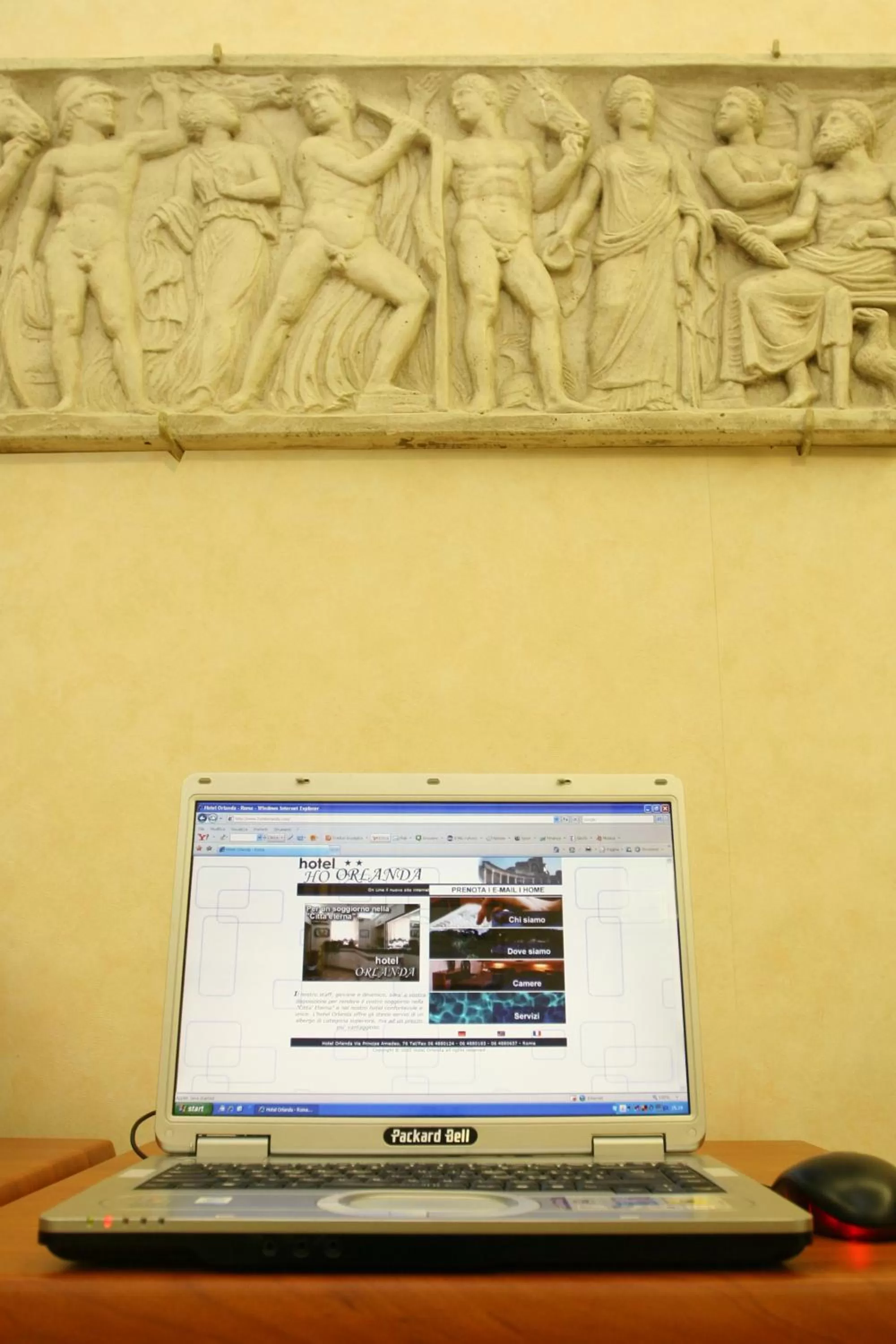 Communal lounge/ TV room in Hotel Orlanda