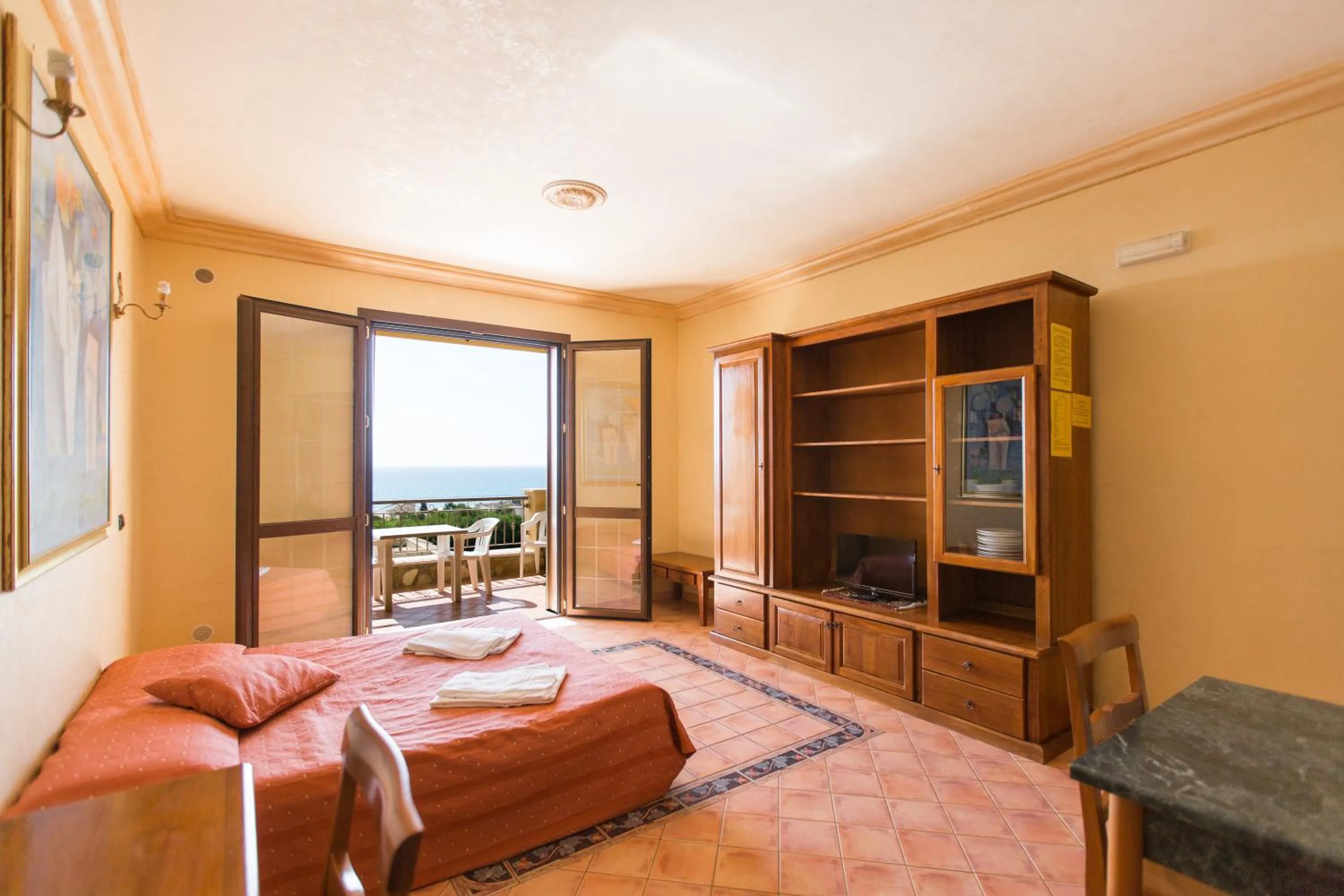 Photo of the whole room, Bed in Triscinamare Hotel Residence