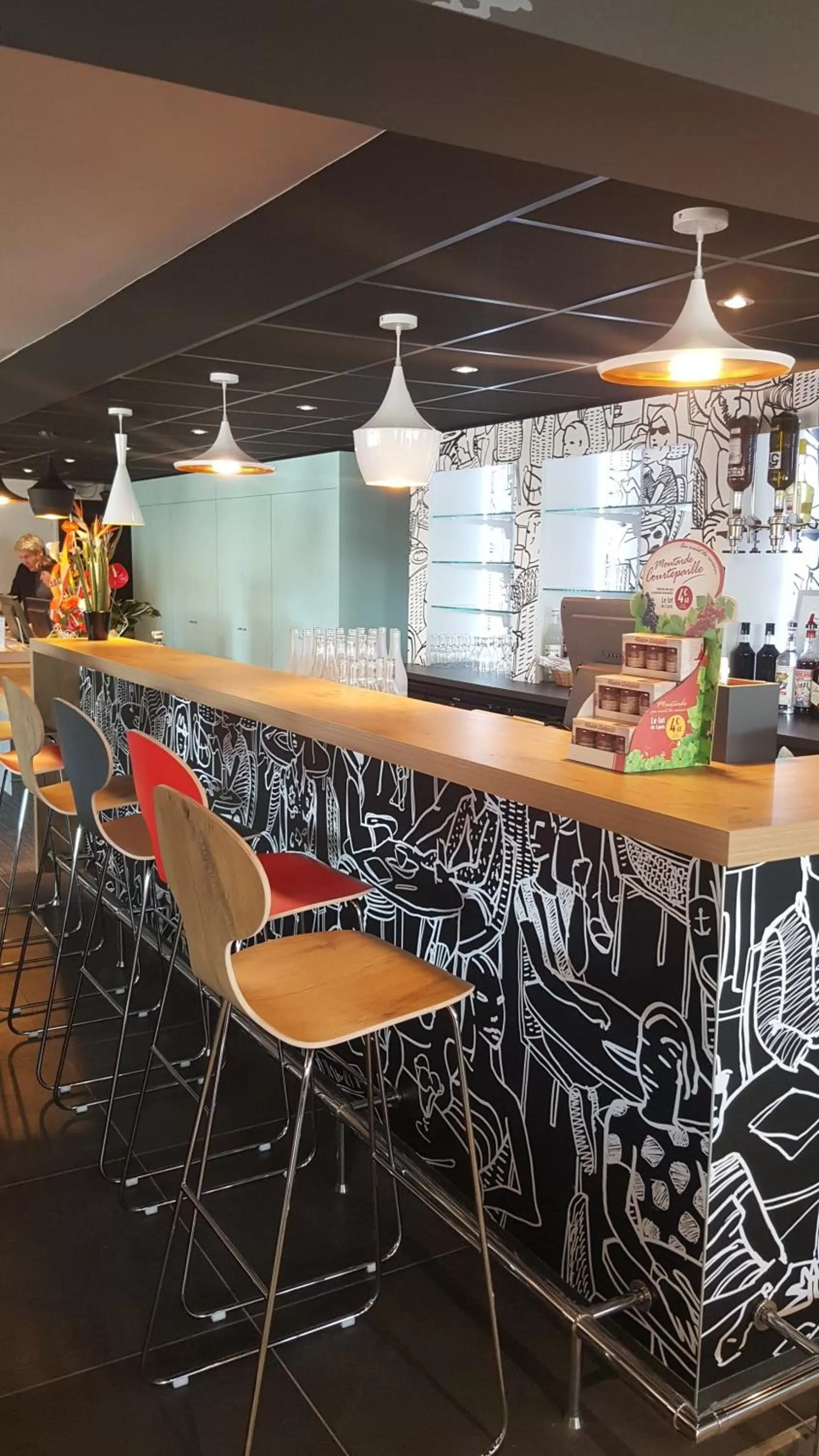 Lounge or bar in ibis Orange Centre Echangeur A7 A9
