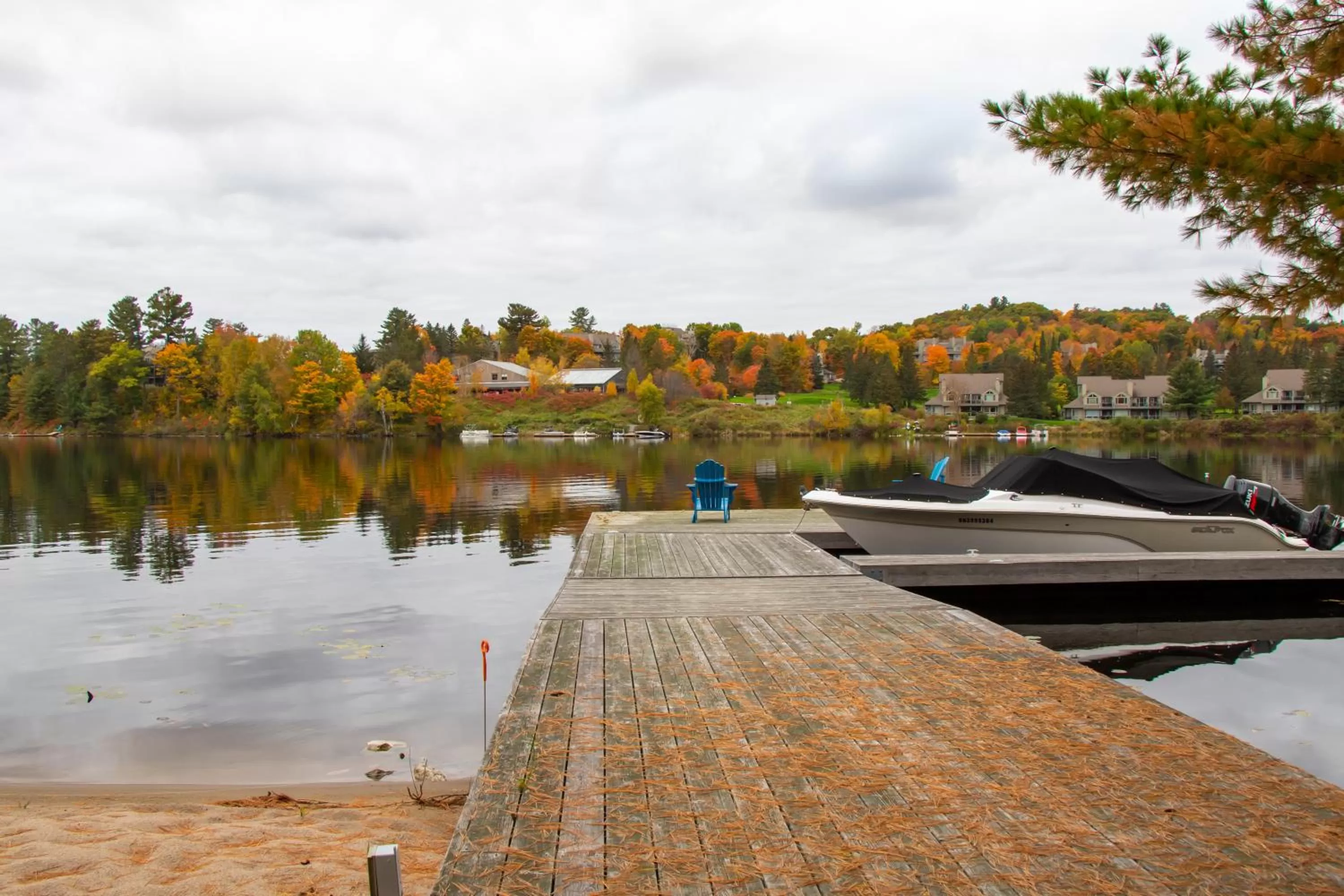 Lake view in Fairy Bay Lakehouse
