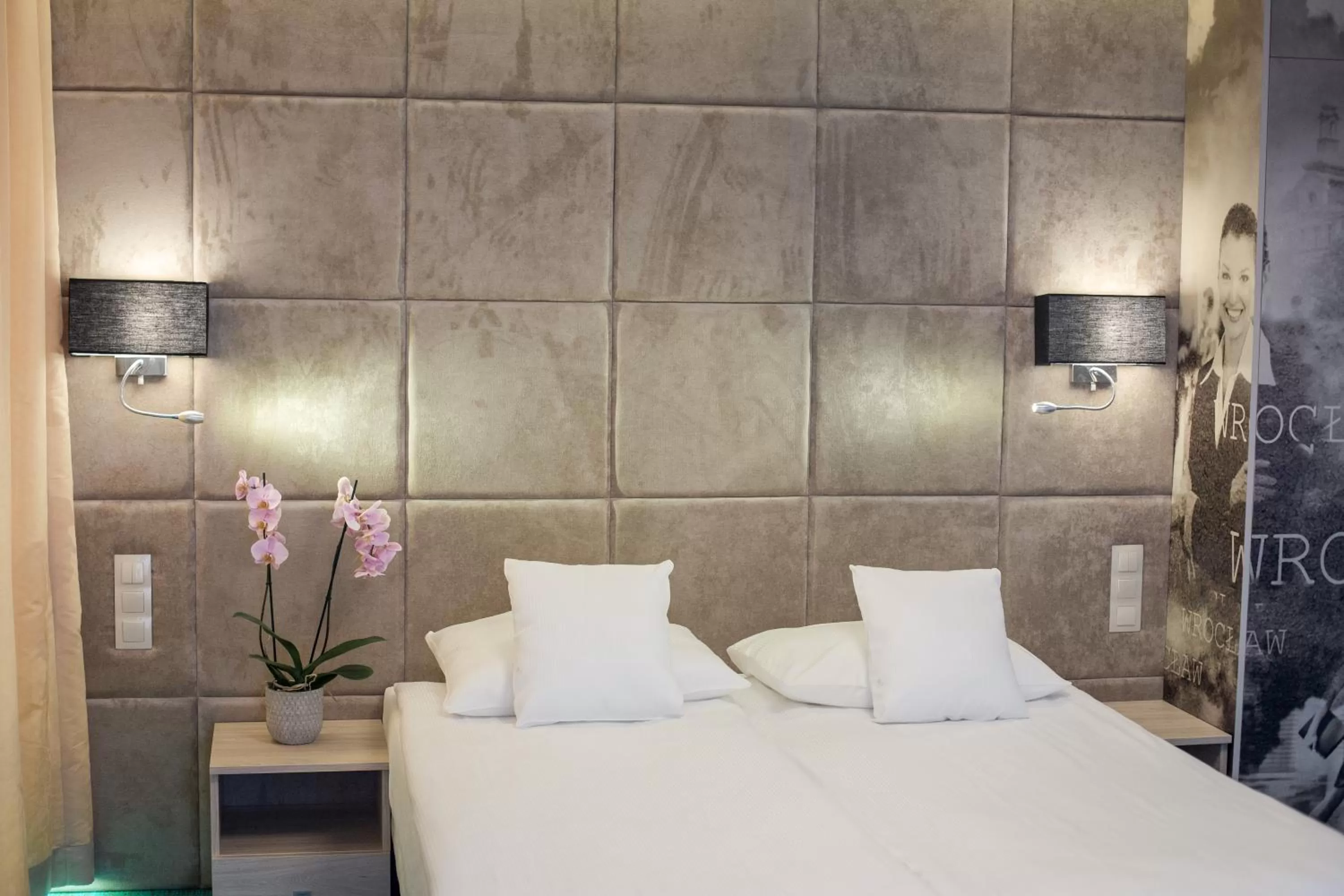 Bedroom, Bed in Citi Hotel's Wrocław