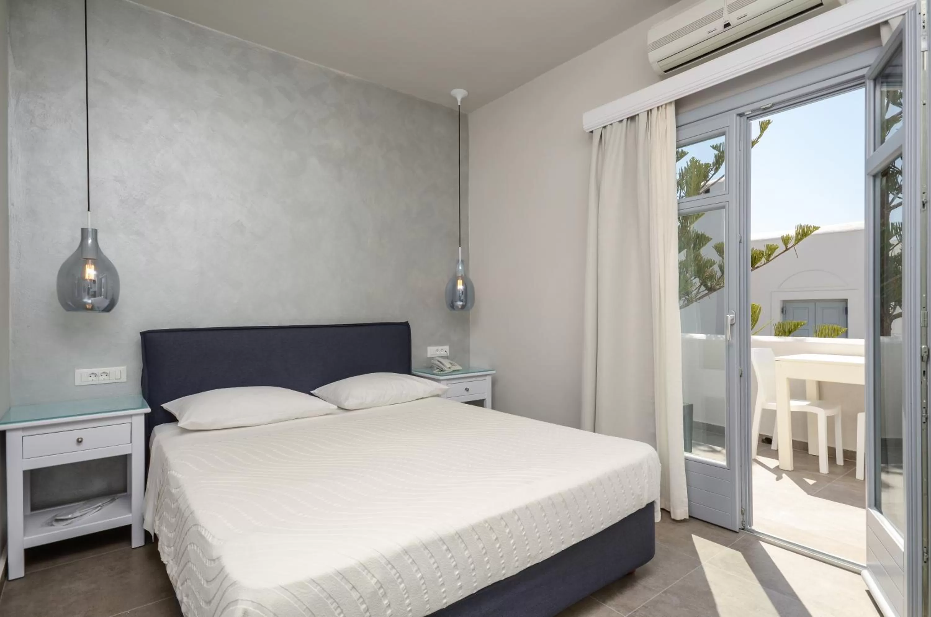 Balcony/Terrace, Bed in Hotel Grotta