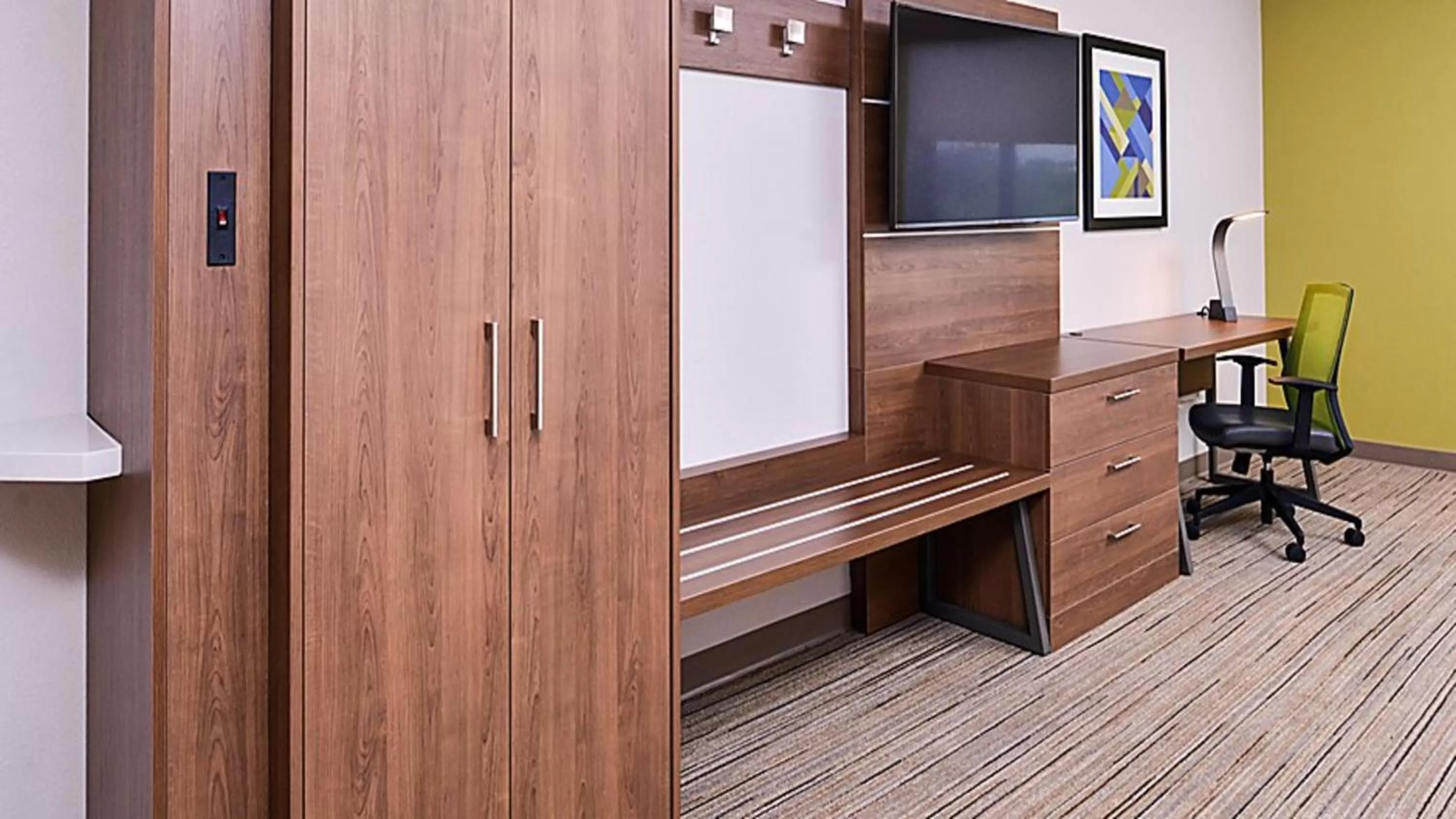 Bedroom in Holiday Inn Express Hotel & Suites Mount Pleasant by IHG