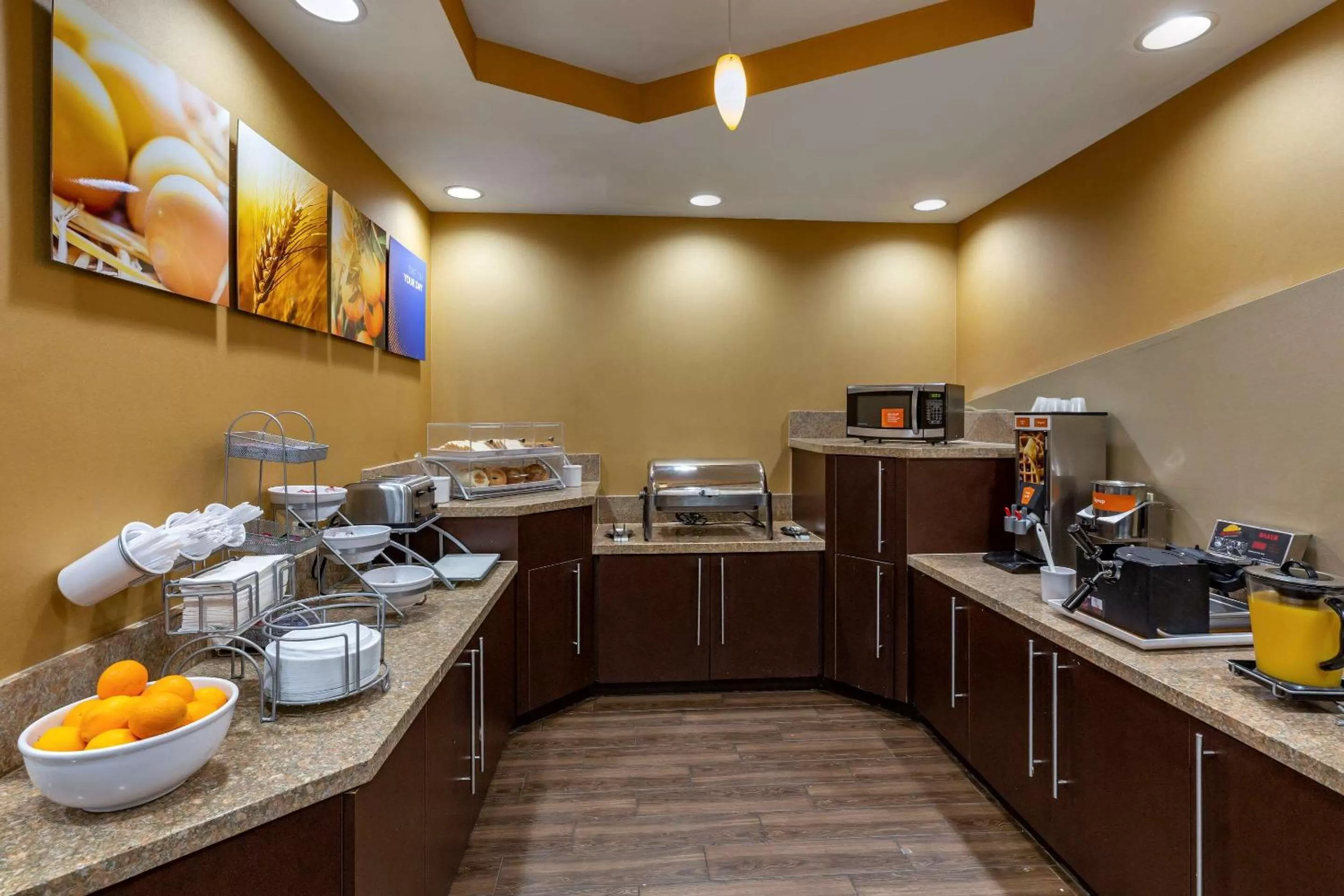 Breakfast in Comfort Suites Perrysburg - Toledo South
