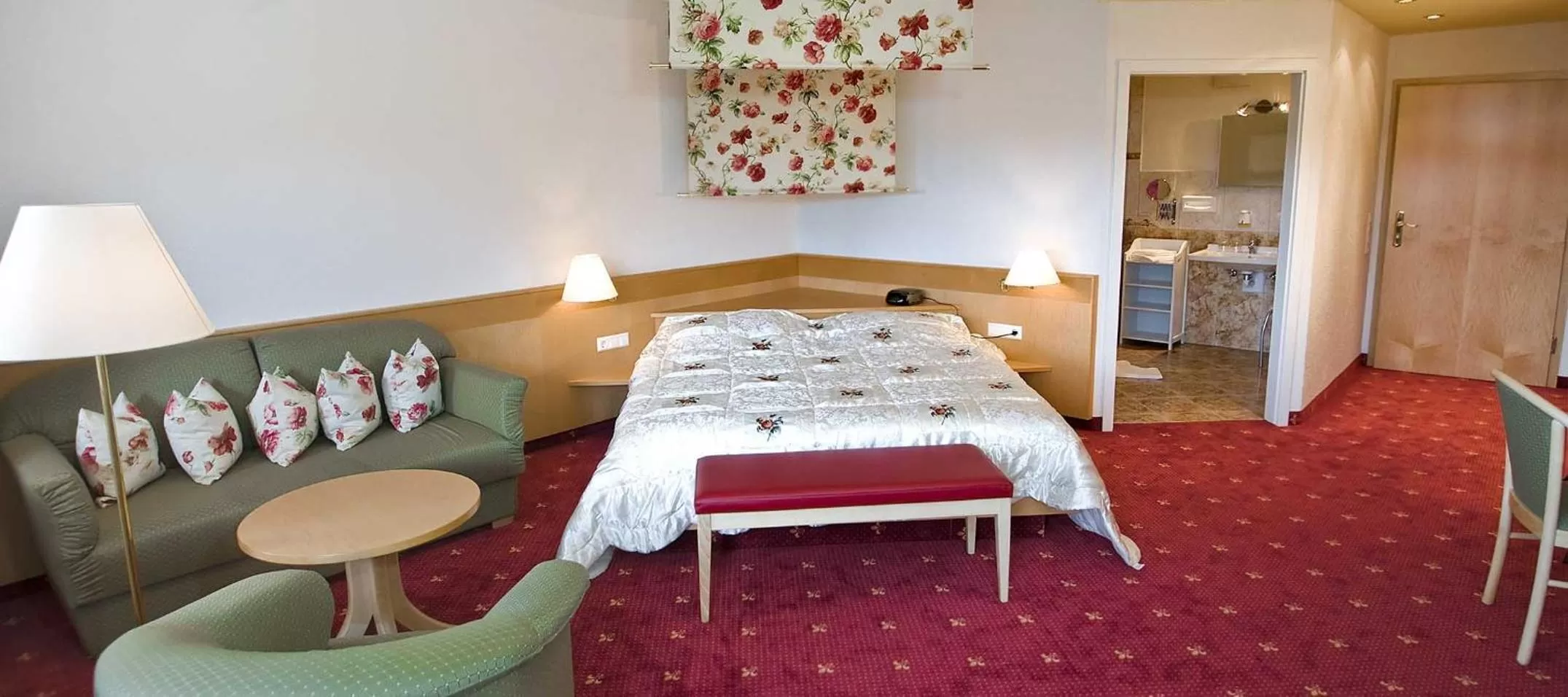 Bed in Öko-Landhotel Basler Hof