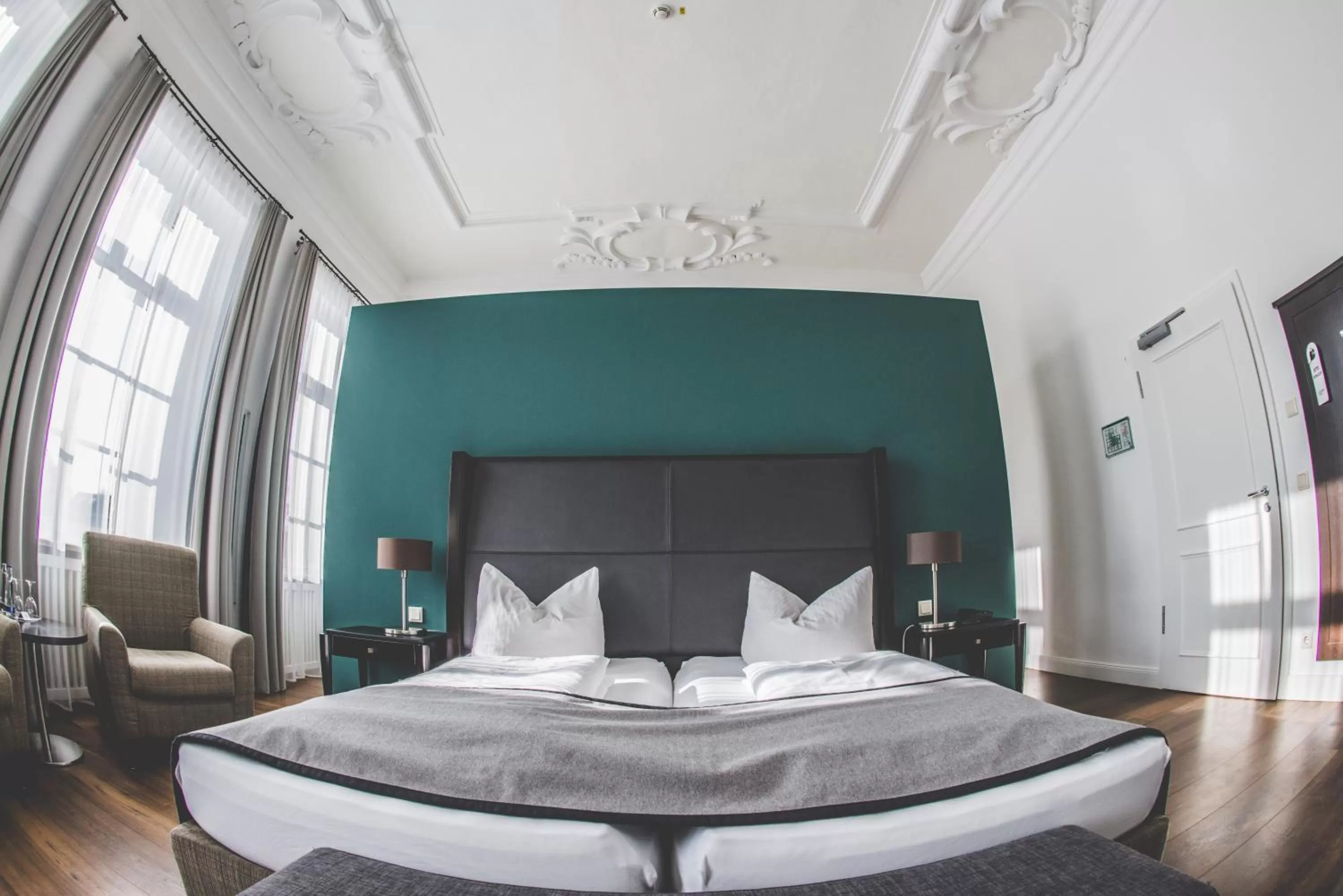 Bedroom, Bed in Hotel Münchner Hof