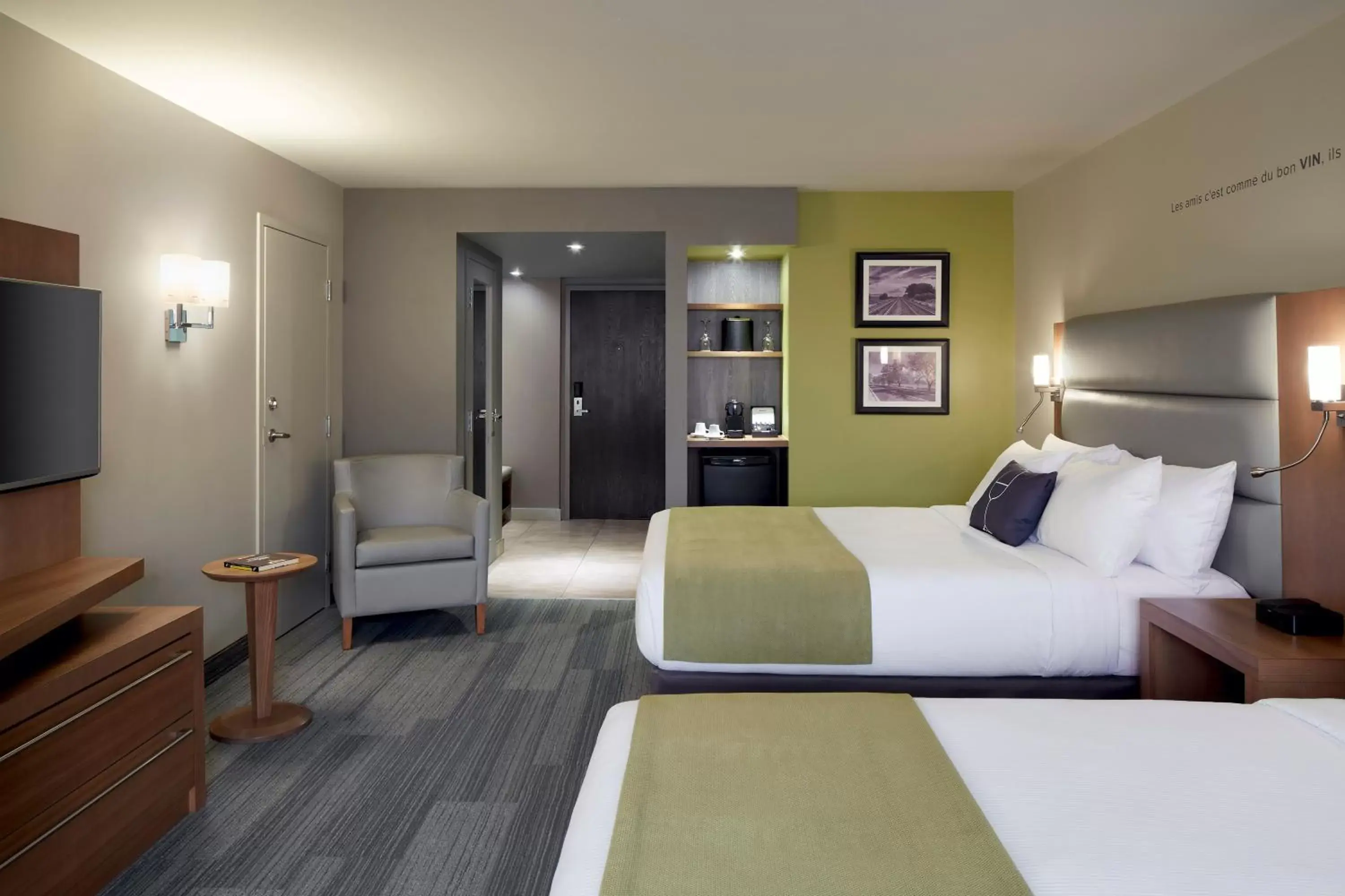 Queen Room with Two Queen Beds in Hôtel Rive Gauche Queen Room with Two Queen Beds in Hôtel Rive Gauche